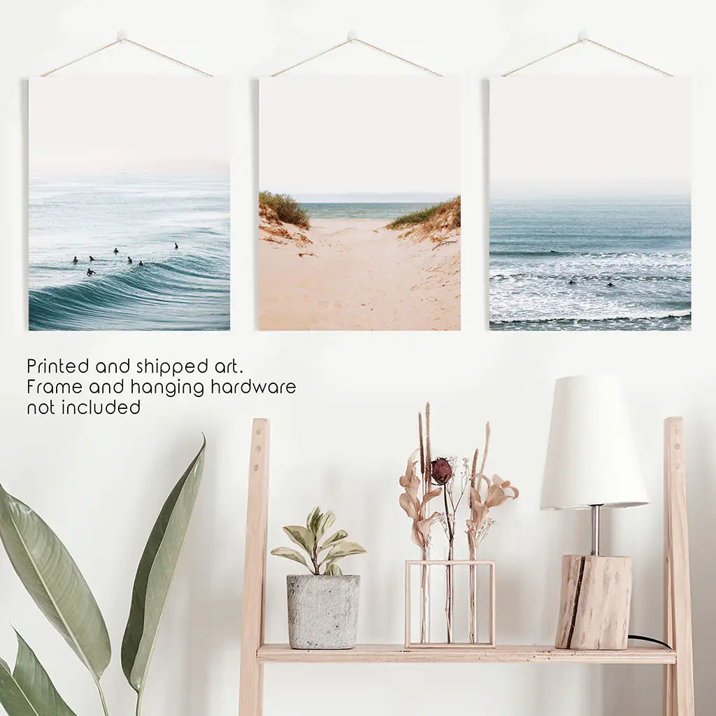 Modernes Strand Poster 3er Set. Sandstrand, Wellen, Surfer