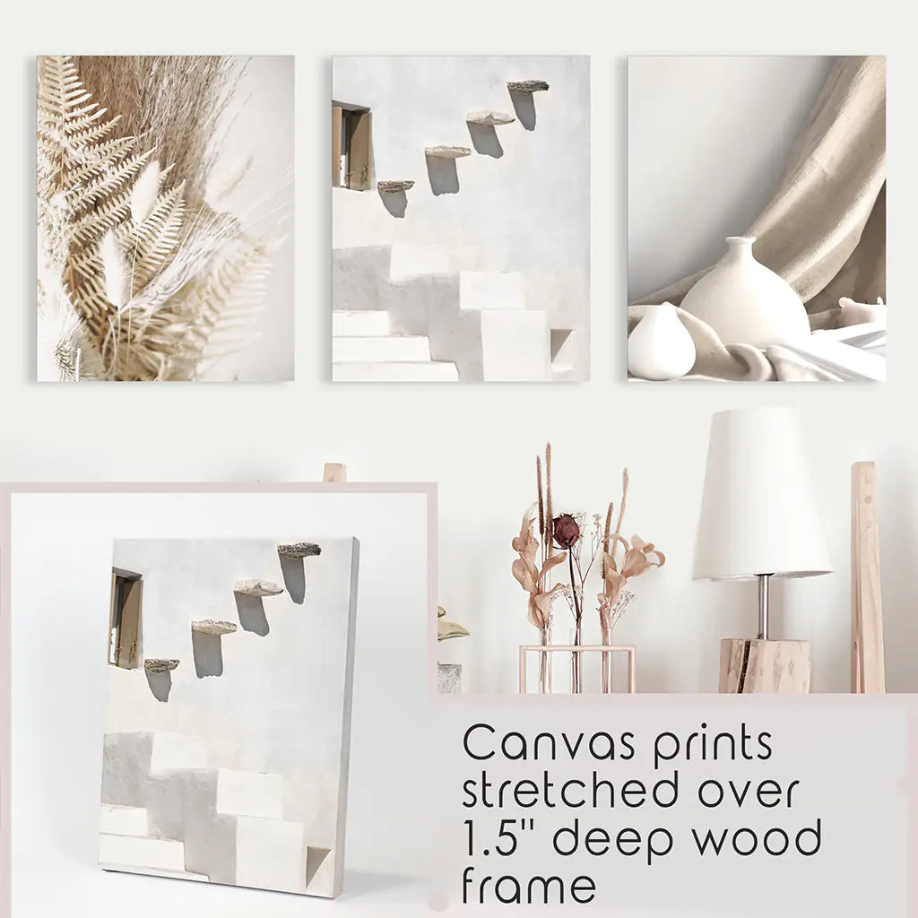 3 neutrale Boho-Wandbilder. Terrakotta-Vase und Treppe