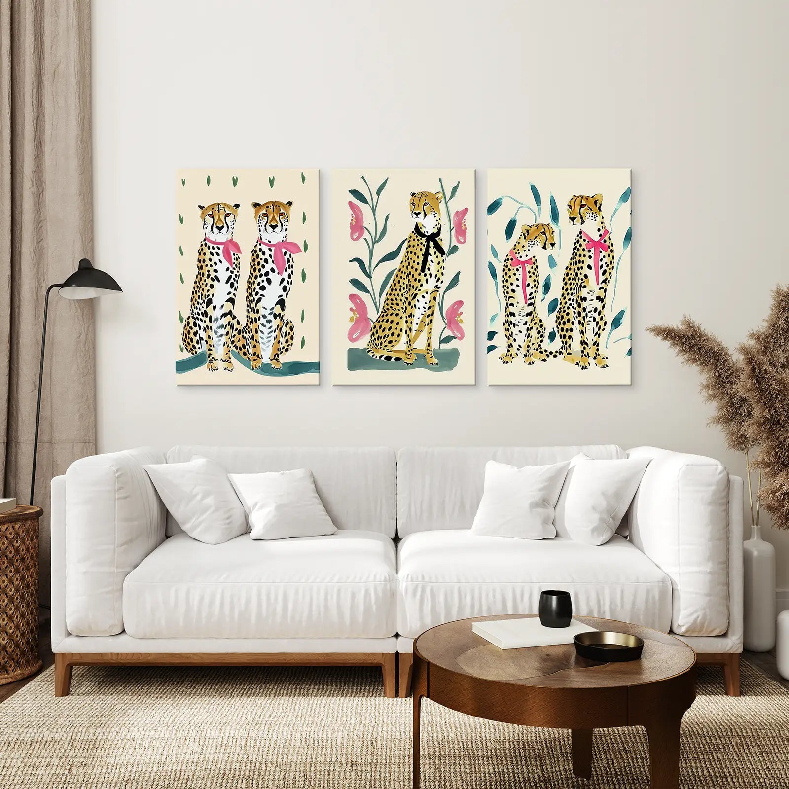 Lustiges Leoparden-Set. Moderne Wand Kunstdrucke. Beige & Rosa