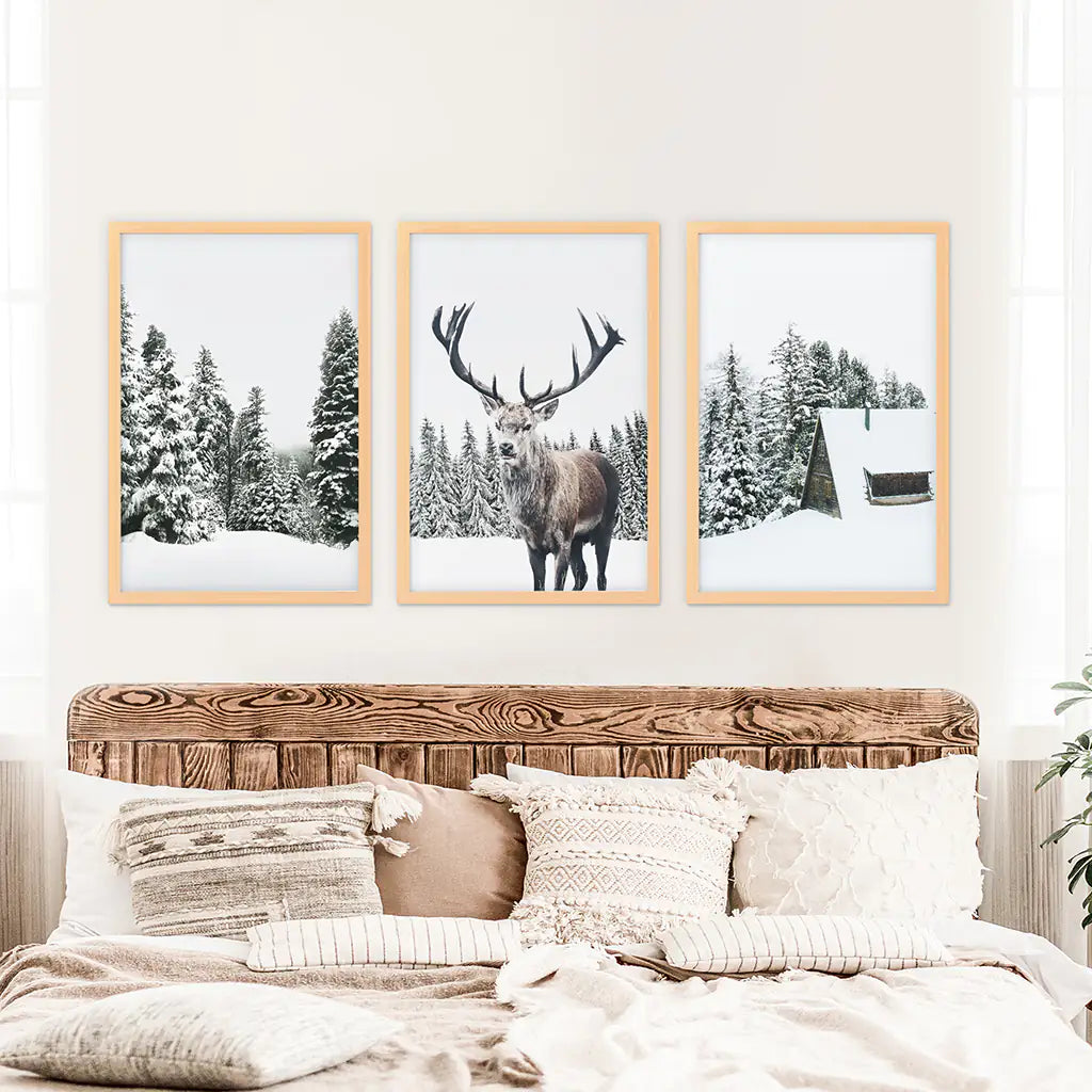 3-teilige Weihnachtswandkunst. Wald, Blockhütte, Rentier