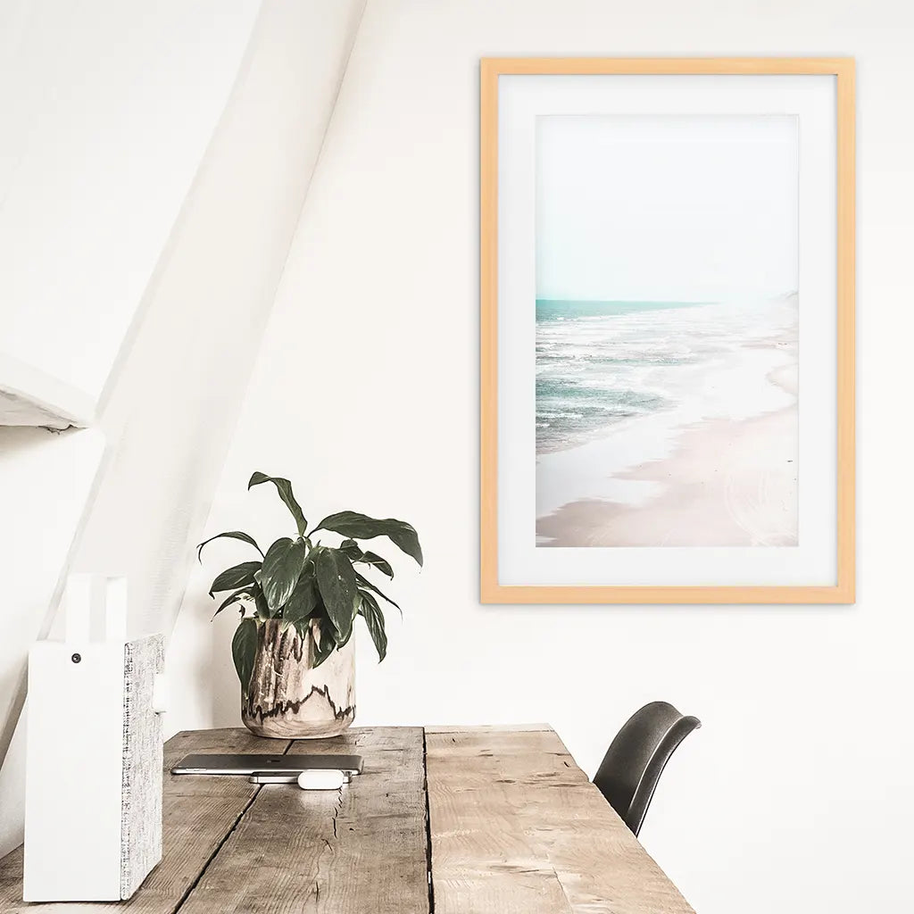 Beiger Kunstdruck für die Küste. Meereswellen