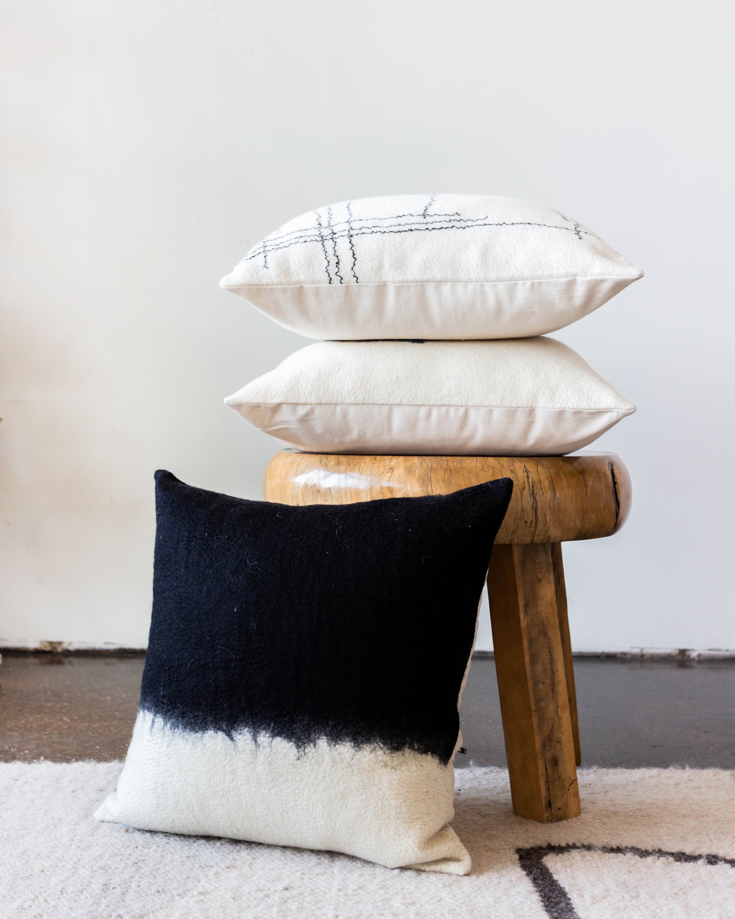Eclipse Dip-Dyed Kopfkissen aus Bio-Wolle