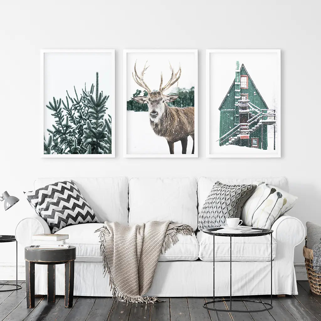 Rustikales Weihnachts-Wandkunst-Set. Bäume, Hirsche, grüne Blockhütte