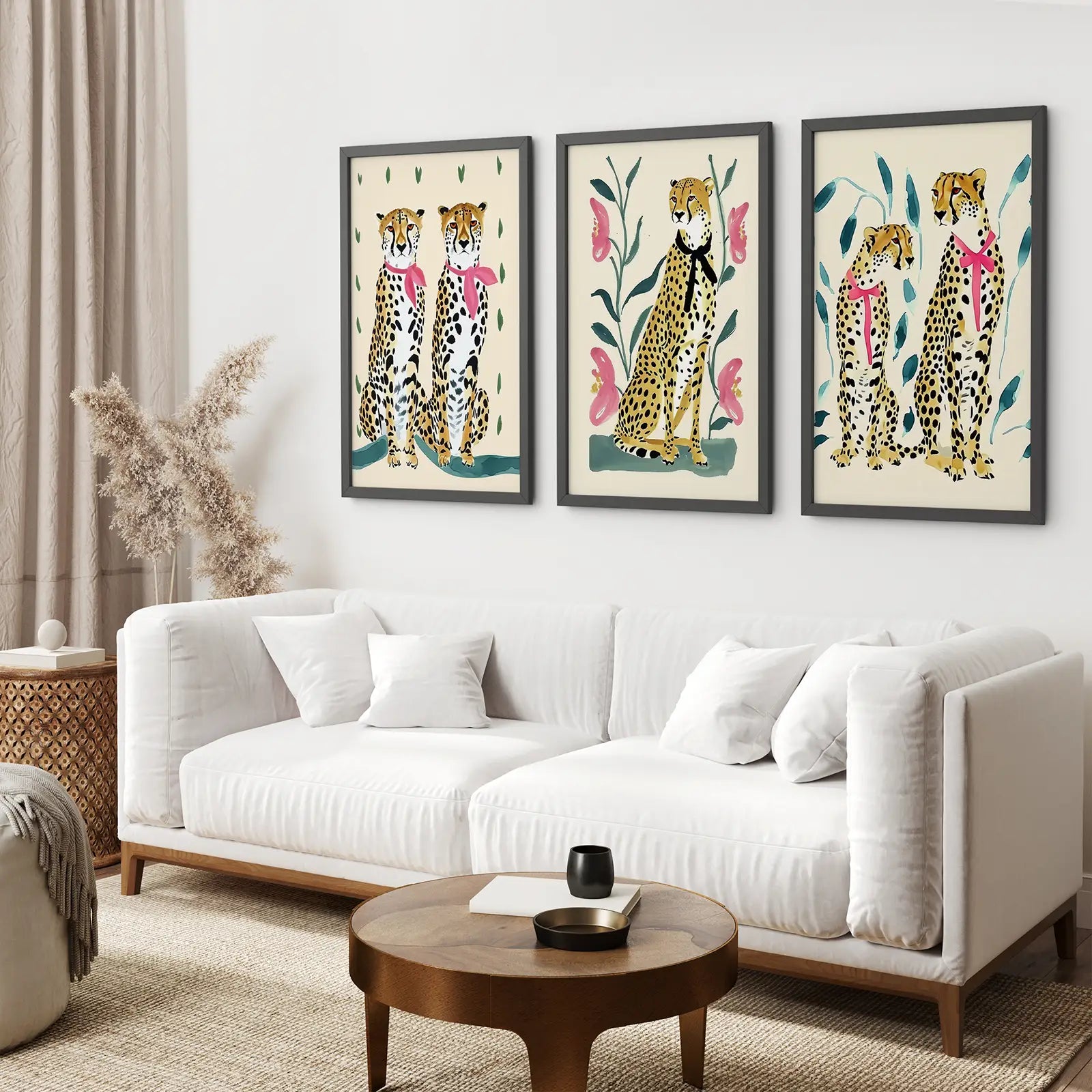 Lustiges Leoparden-Set. Moderne Wand Kunstdrucke. Beige & Rosa
