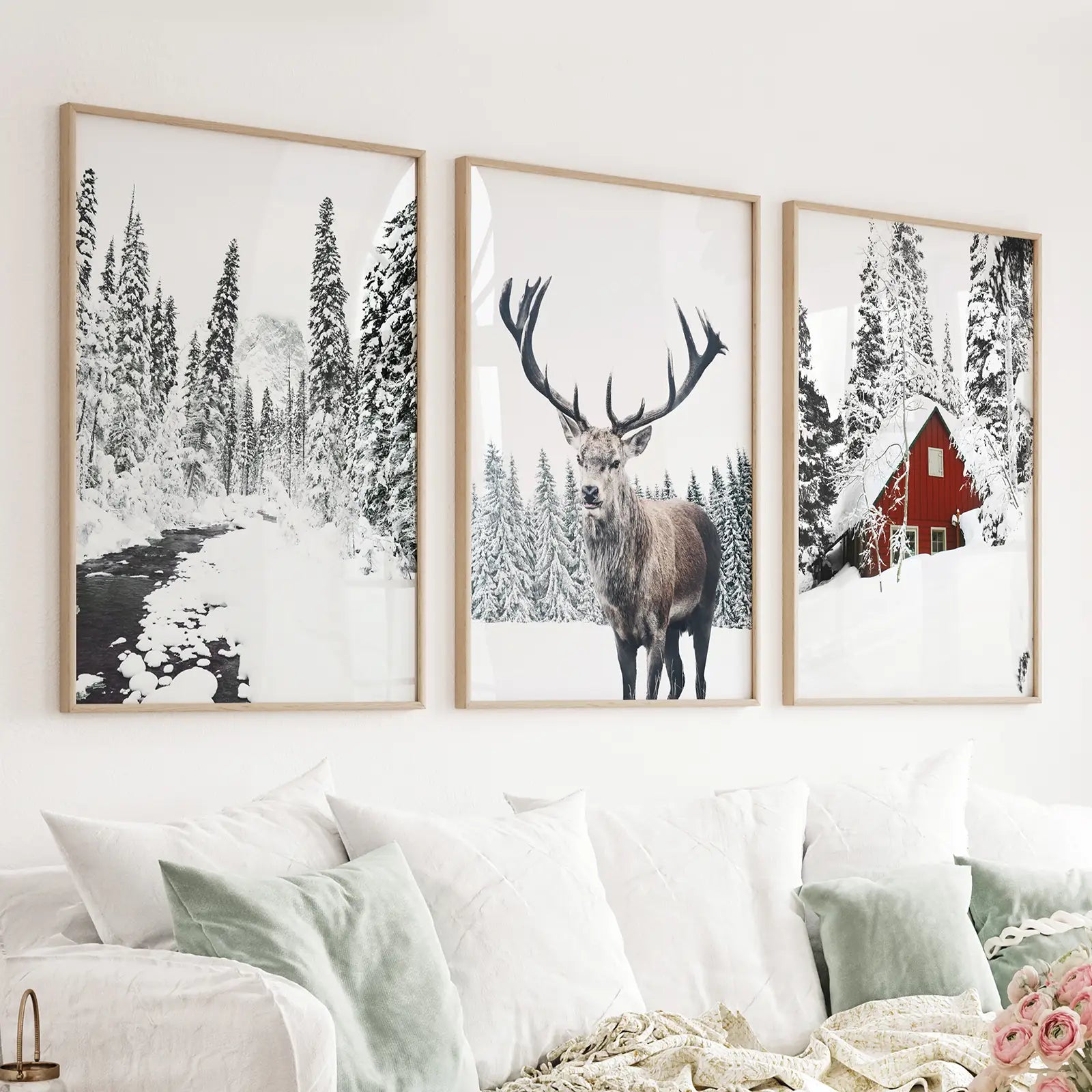 Weihnachtliche Wandbilder. Rote Blockhütte, Hirsch