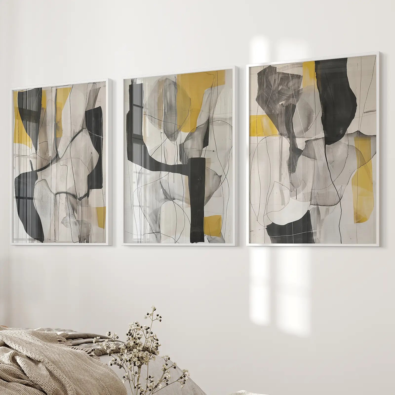 Modernes Wanddekorationsposter mit goldenen abstrakten Formen