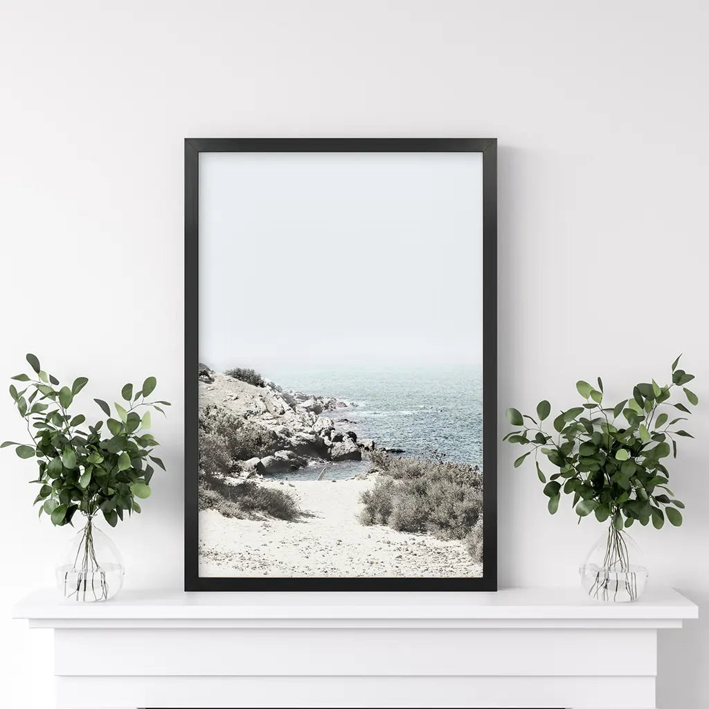 Meer, Felsen und Wellen Druck. Blaue Beige Küstenwandkunst