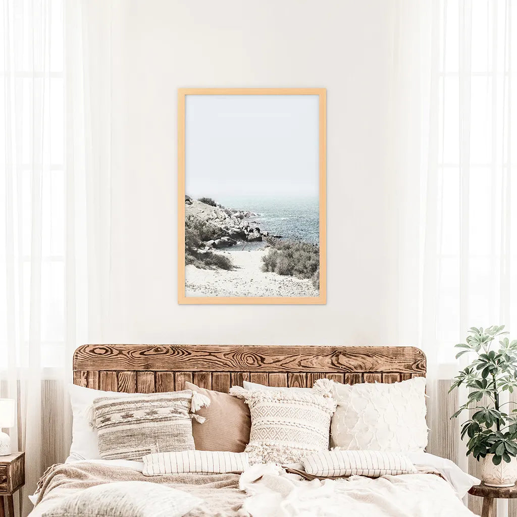 Meer, Felsen und Wellen Druck. Blaue Beige Küstenwandkunst