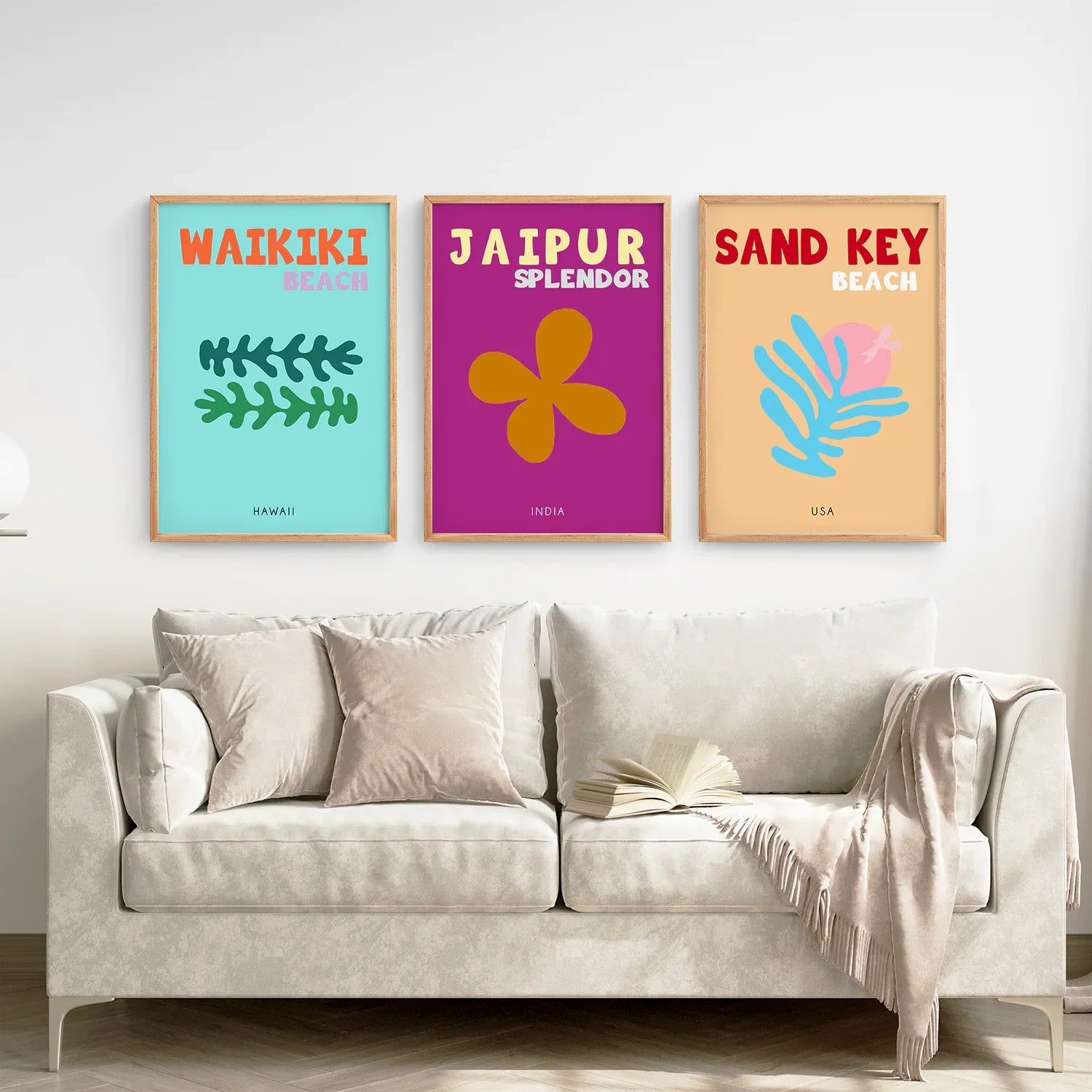 3 trendige Poster im Y2K-Stil. Thema: Sommerreise