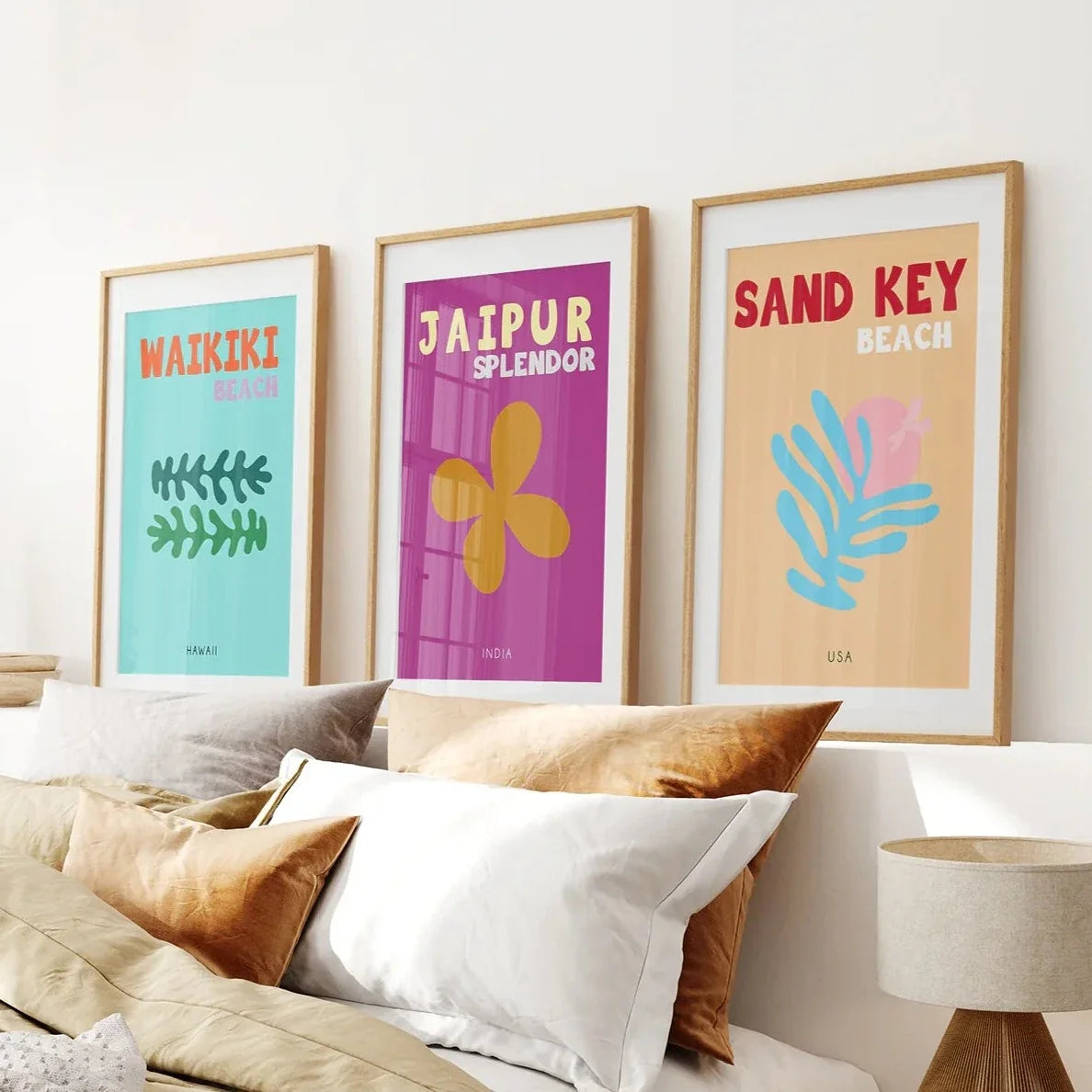 3 trendige Poster im Y2K-Stil. Thema: Sommerreise