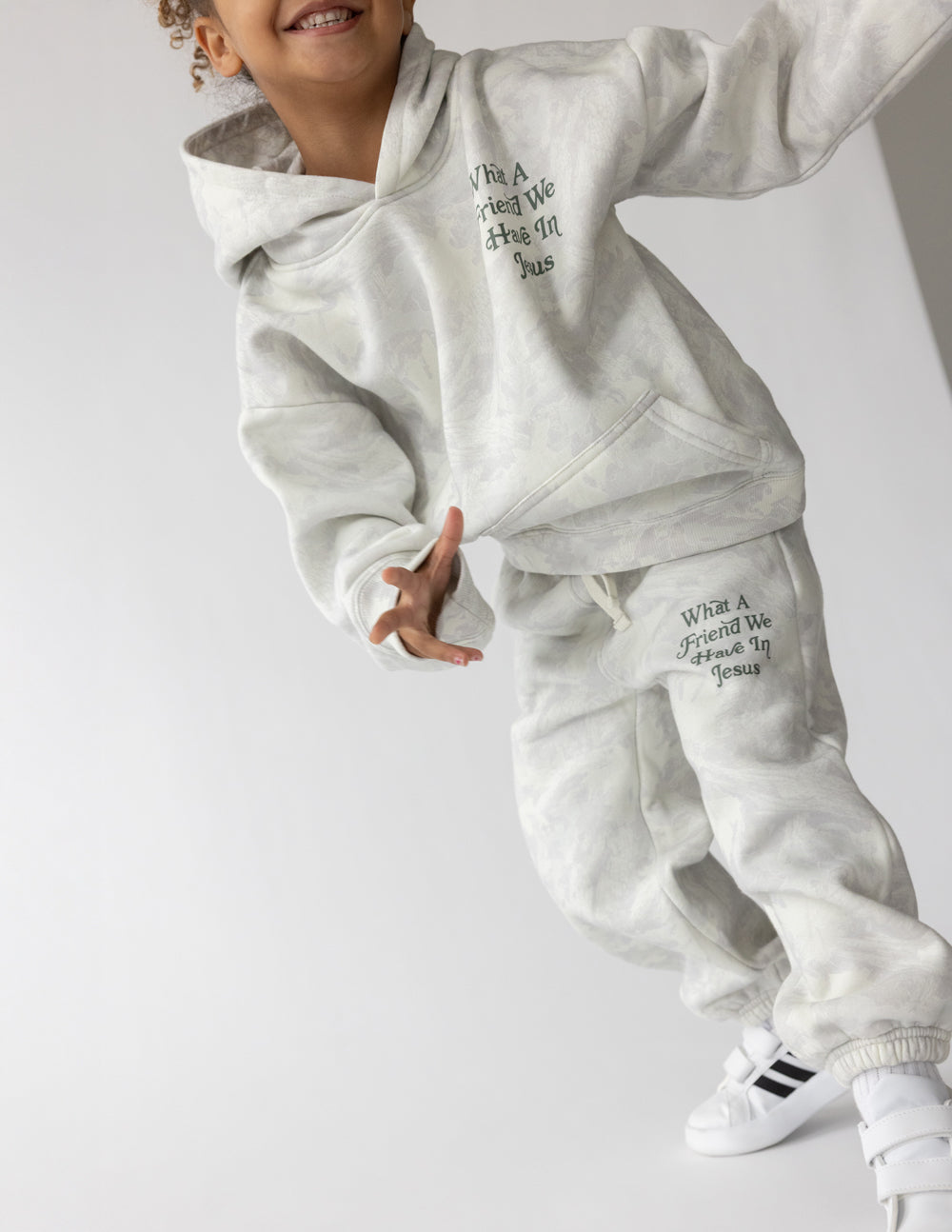 Was für ein Freund in Jesus Camouflage-Jogginghose für Kinder