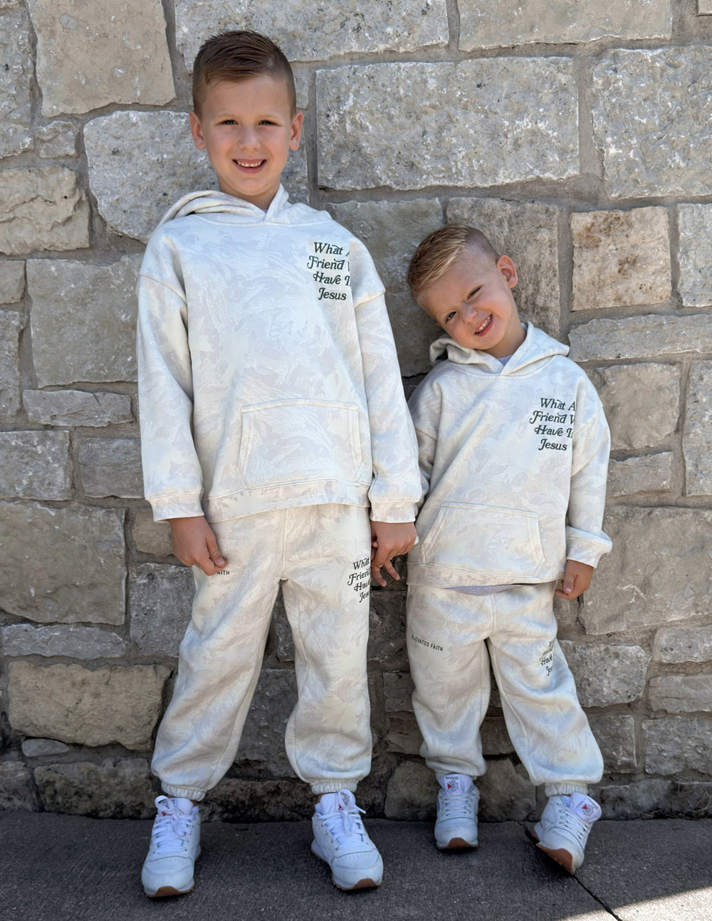 Was für ein Freund in Jesus Camouflage-Jogginghose für Kinder
