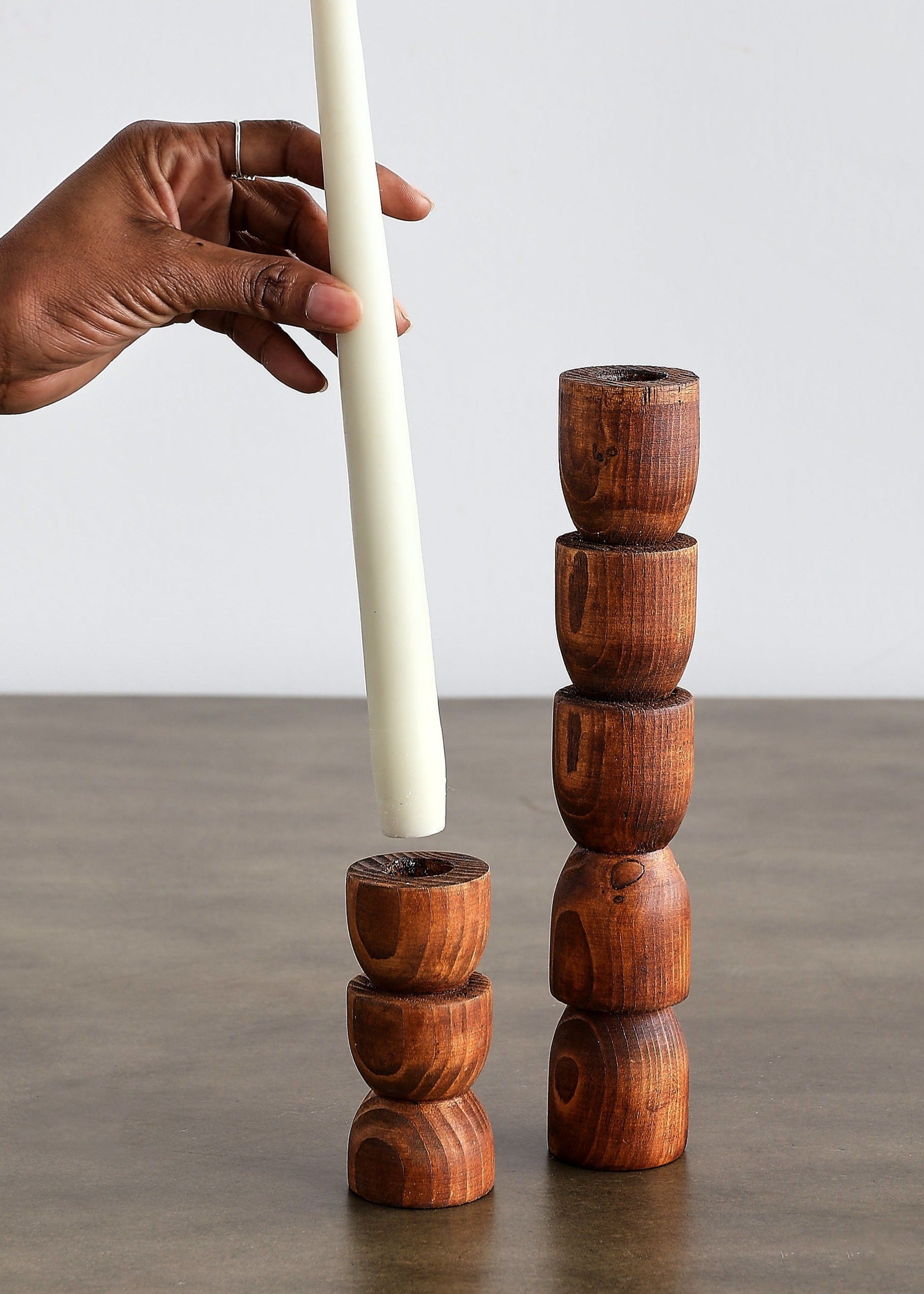 Totem Kiefernholz-Kerzenständer