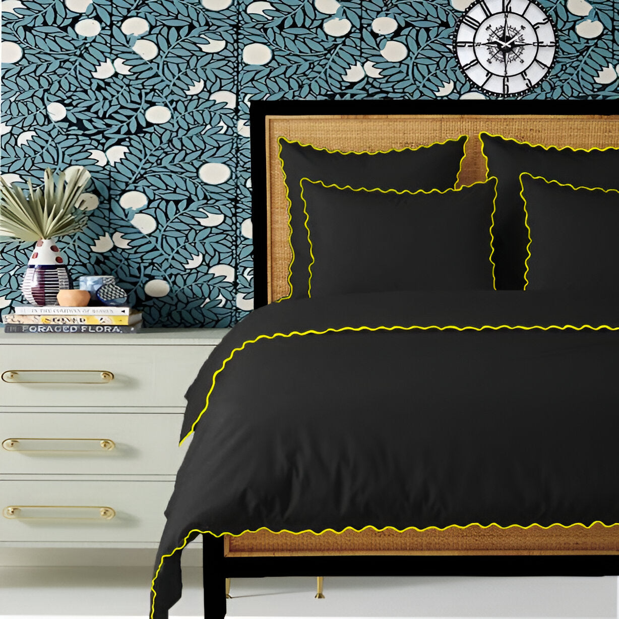 Black 400TC Cotton Small Scallop Embroidery Duvet Cover Set