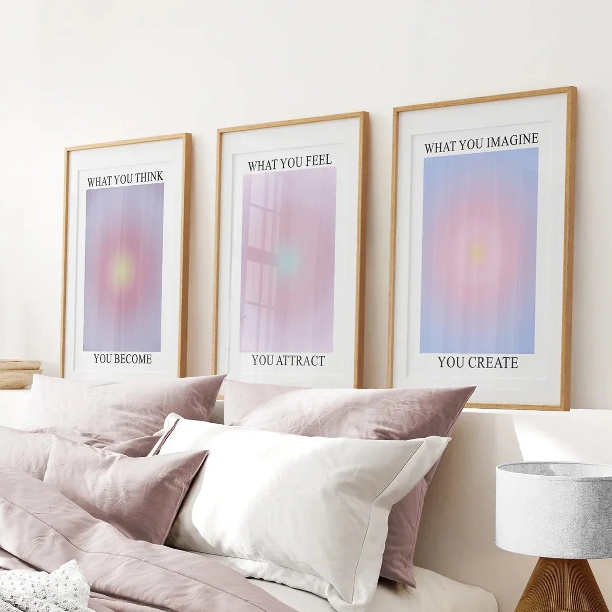 Trendiges Set aus 3 Drucken mit spiritueller Aura-Energie