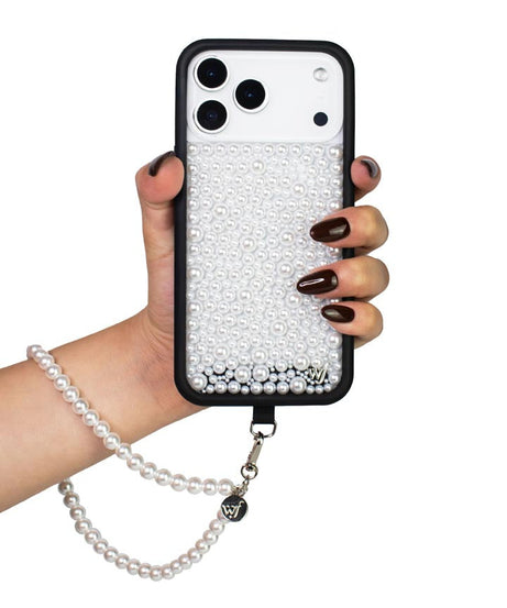 Pearl Wristlet | White