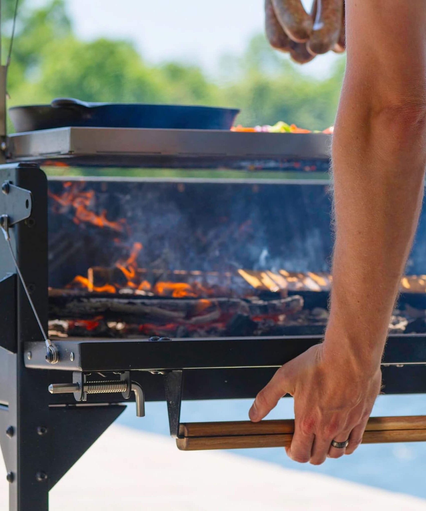 [04X02FT] Heavy-Duty Argentine Santa Maria Heritage Wood Fire And Charcoal BBQ Grill (SAK81735)