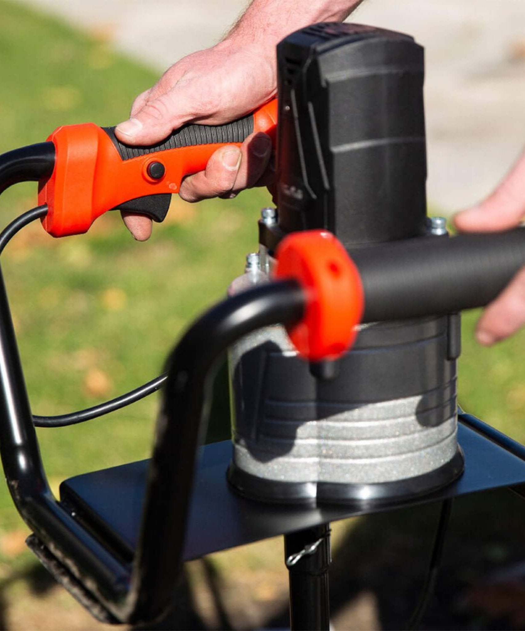 Heavy-Duty 1500W Electric Post Hole Digger Auger With 6" Auger Bit (SAK14785)