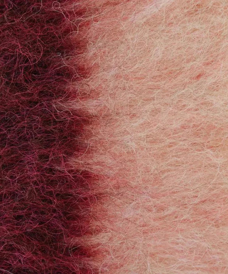 Handgewebtes Wollkissen in Burgund, Rosa und Creme – Gebürstete Textur