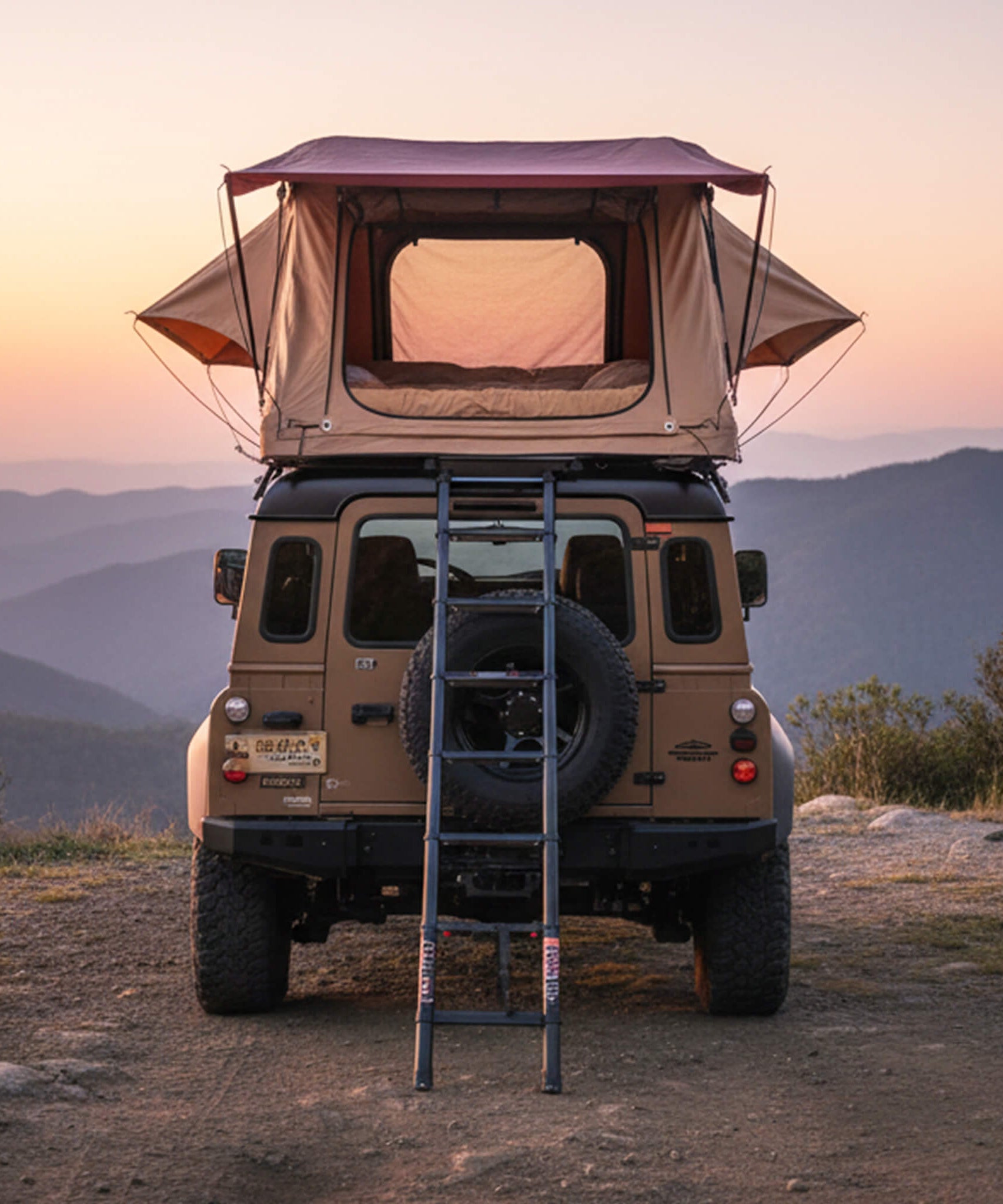 Trailora Summit Soft-Shell Aluminum Rooftop Tent With Ladder, LED Light Strip, And Memory Foam Mattress [2-3 Person] (SAK26814)