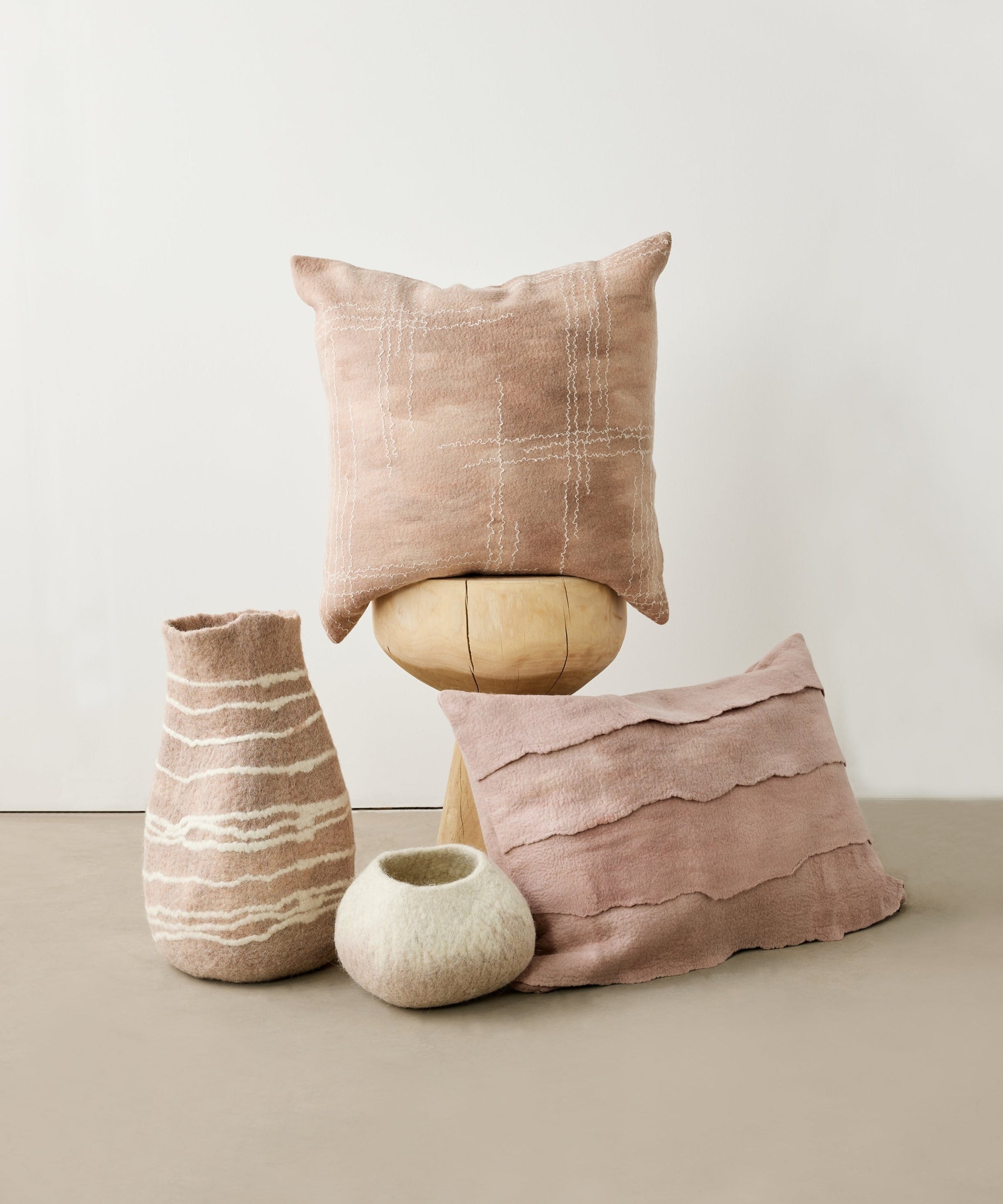 Soft Stone Ombre Decorative Wool Ukhamba Bowl