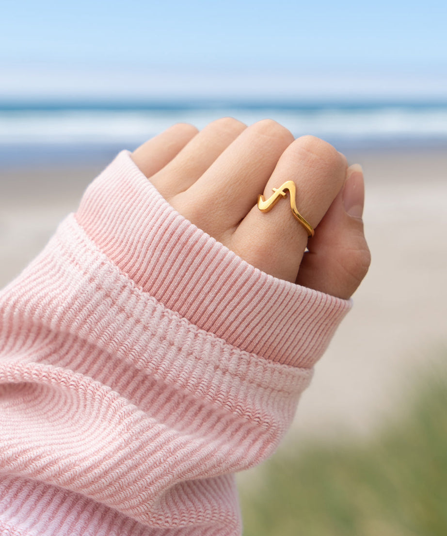 Wavy Cross Ring