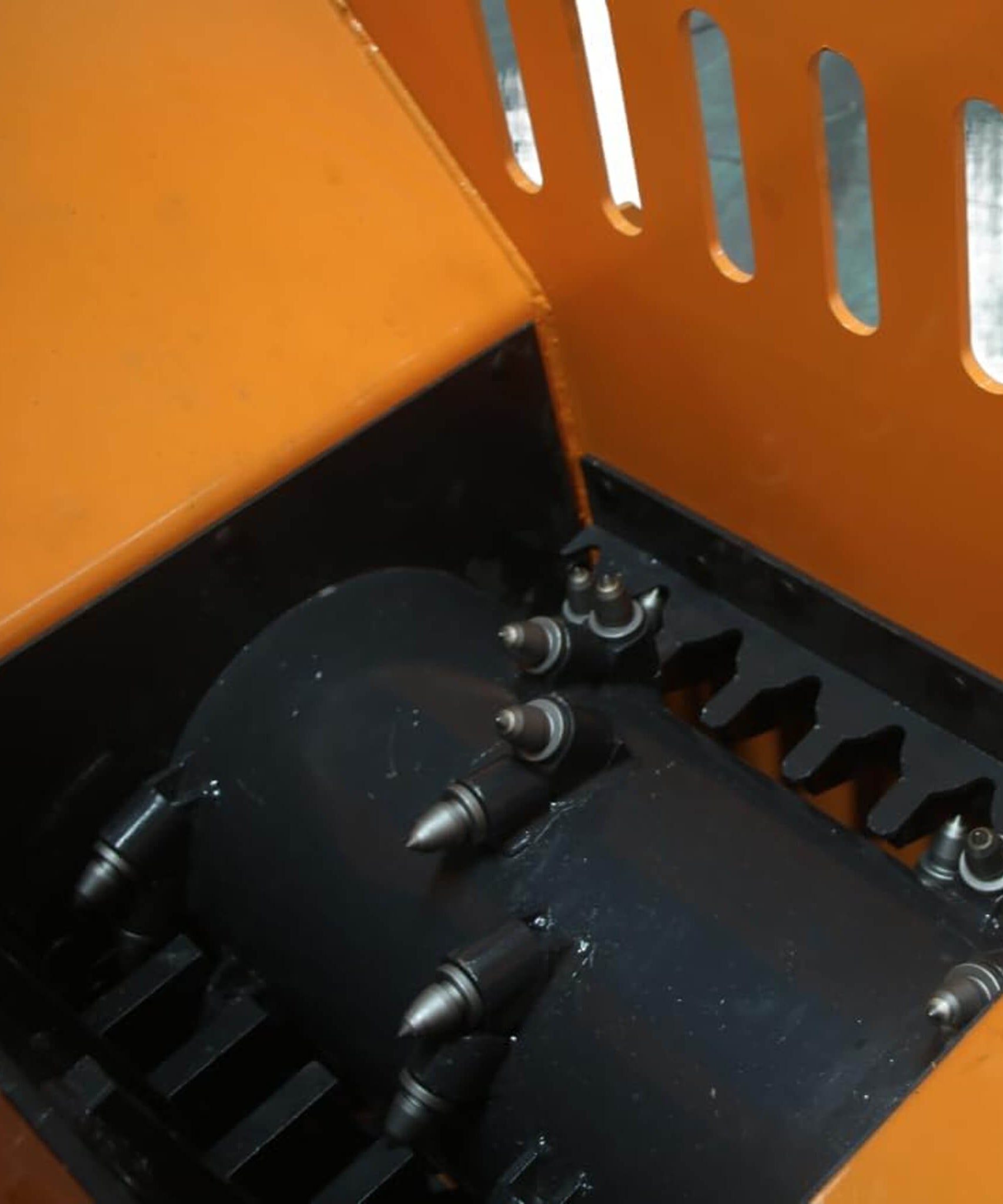 24-Inch Heavy-Duty 13.5 Cu.Ft Concrete Crusher Bucket Skid Steer Attachment (SAK10589)