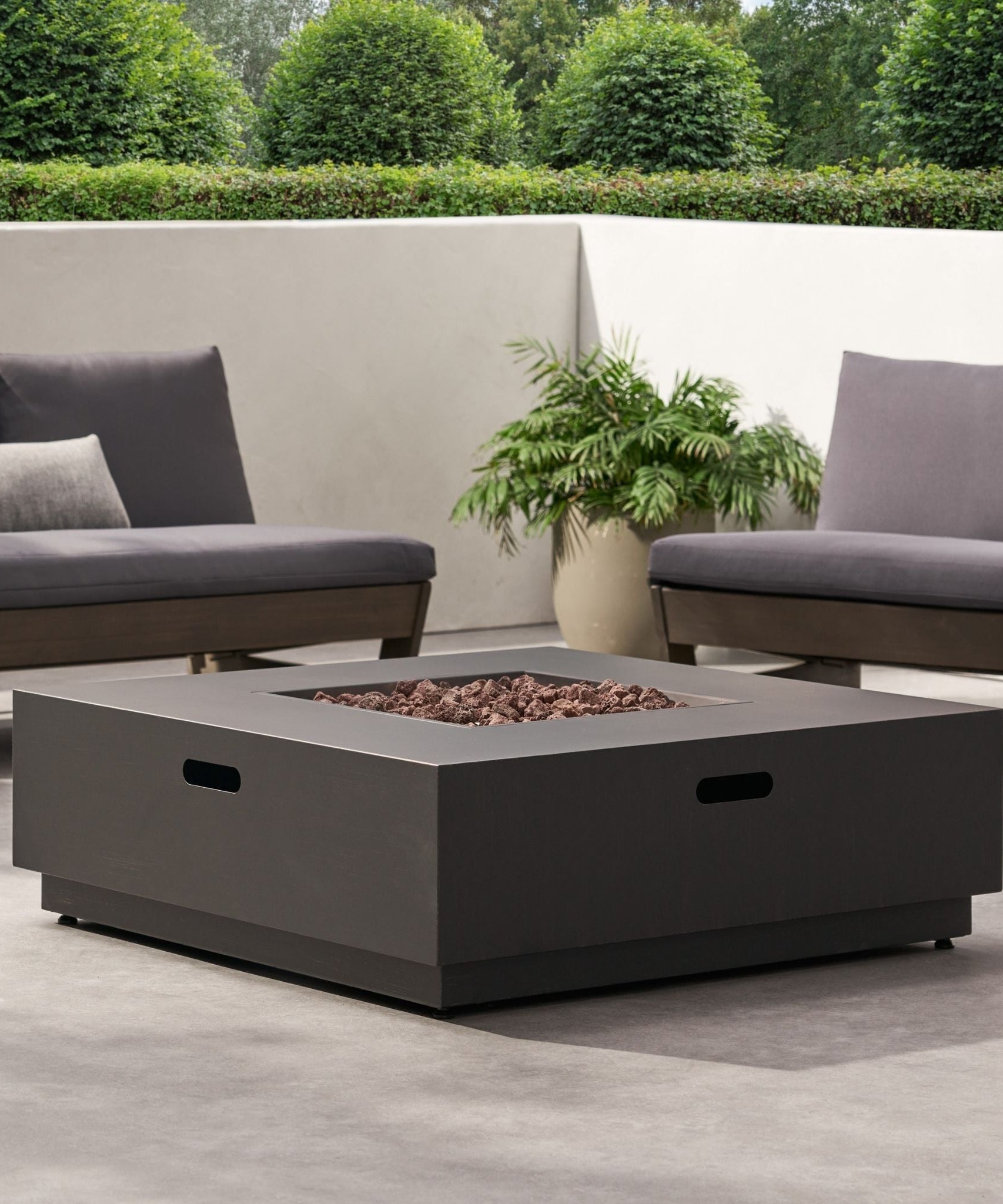 Alora 40-Inch 50K BTU Modern Outdoor Square Iron Backyard Patio Fire Pit (SAK31635)