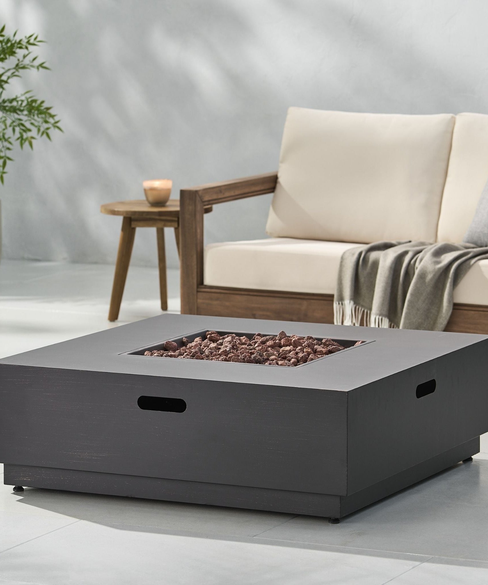 Alora 40-Inch 50K BTU Modern Outdoor Square Iron Backyard Patio Fire Pit (SAK31635)