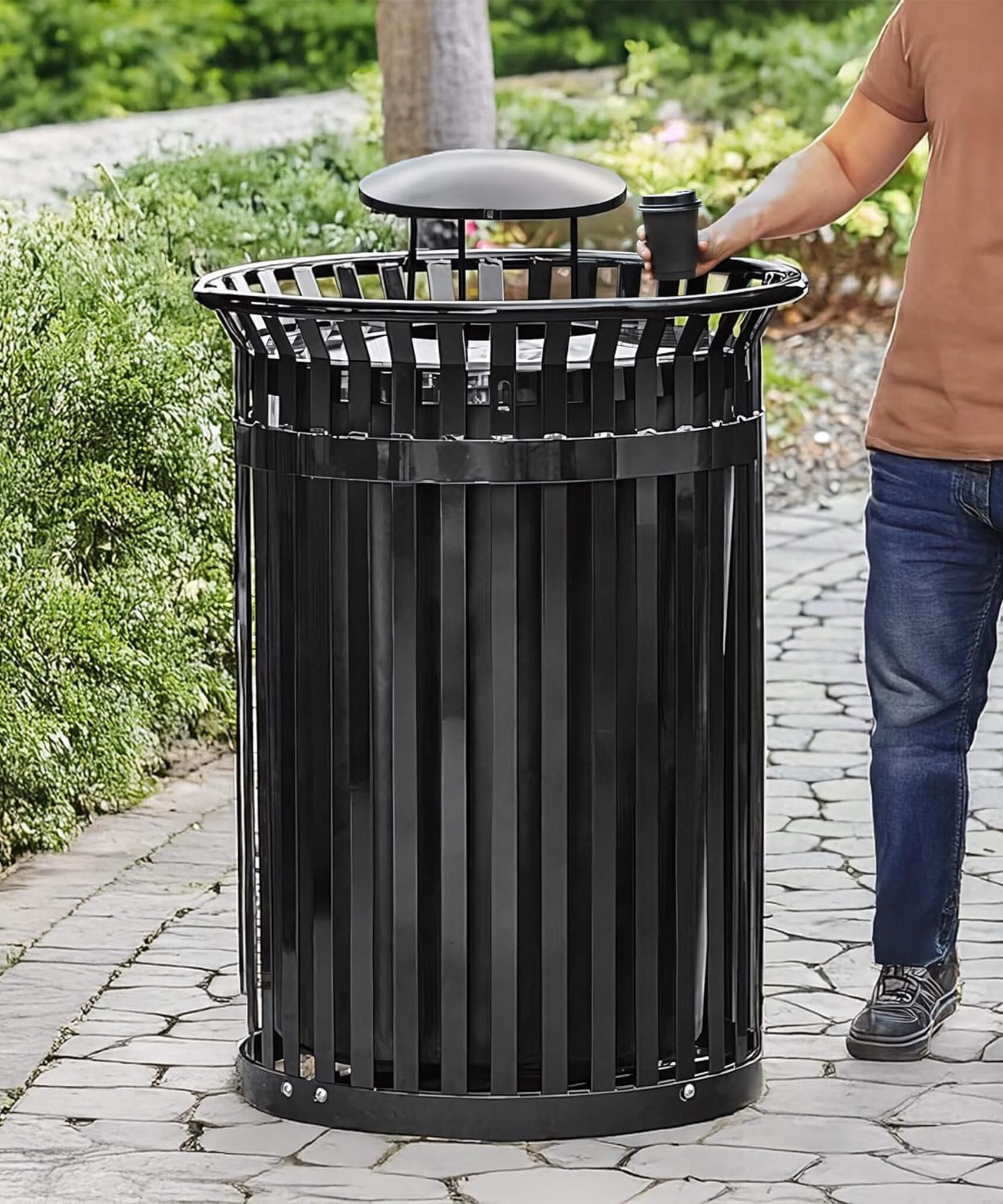 45-Gallon Heavy-Duty Commercial Round Waste Bin With Rain Bonnet Lid (SAK94380)