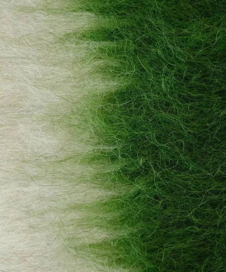 Smaragdgrünes und cremefarbenes handgewebtes Wollkissen – gebürstete Textur
