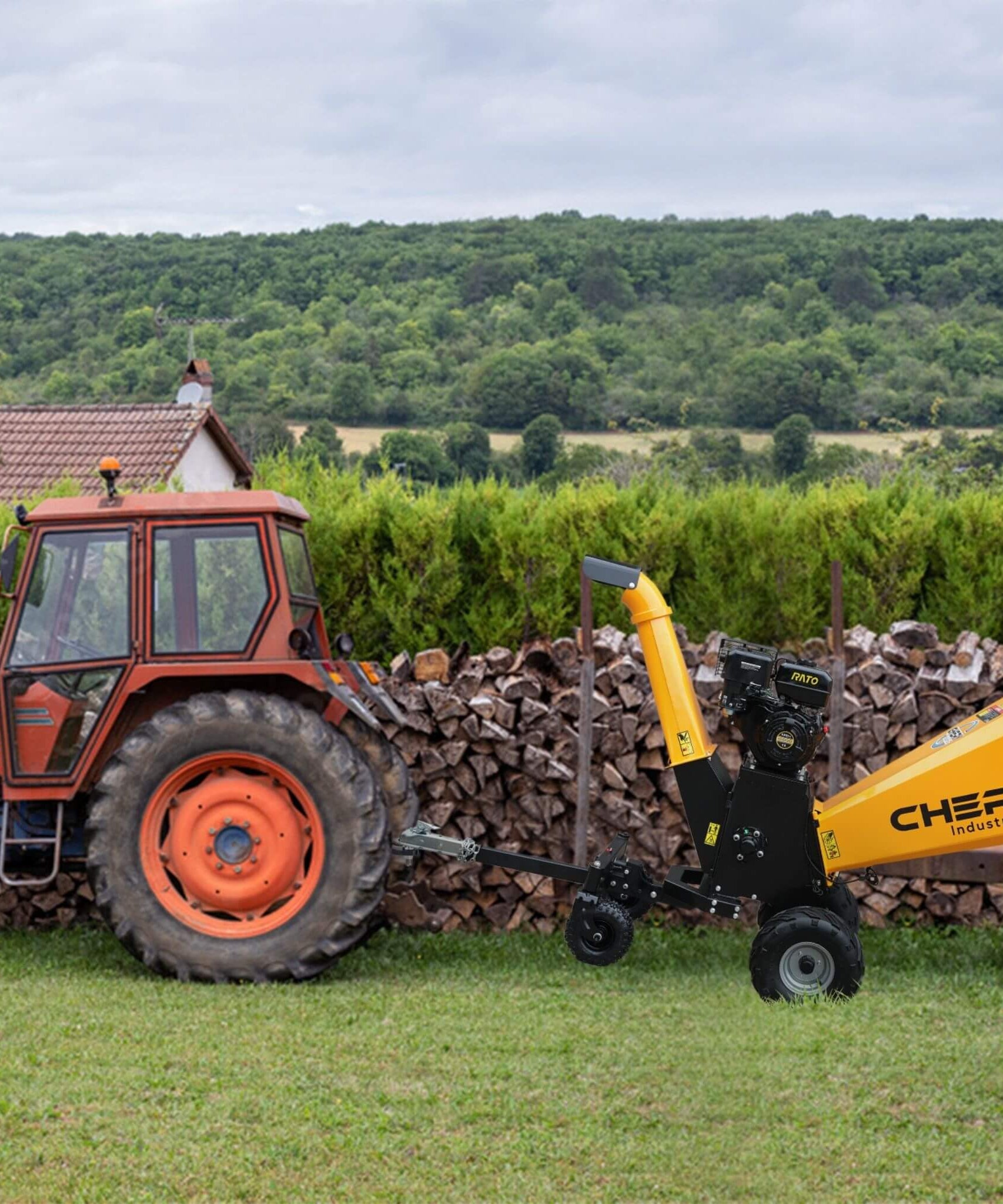 Heavy-Duty 6-Inch 420CC 15HP Gas Wood Chipper Shredder Mulcher With Tow Bar & Safety Stop Bar (SAK42731)