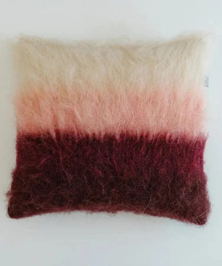 Handgewebtes Wollkissen in Burgund, Rosa und Creme – Gebürstete Textur