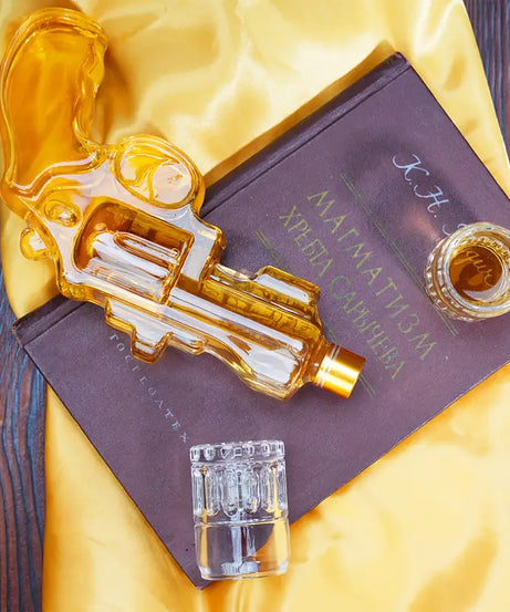 Classic Revolver Whiskey Decanter Set