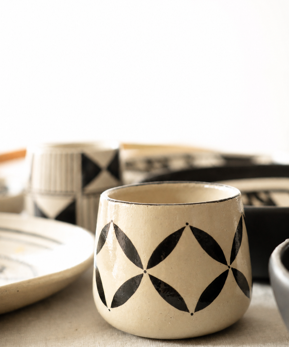 Handbemalte Kaffeetasse: Handgefertigte Steinzeug Heritage Kollektion
