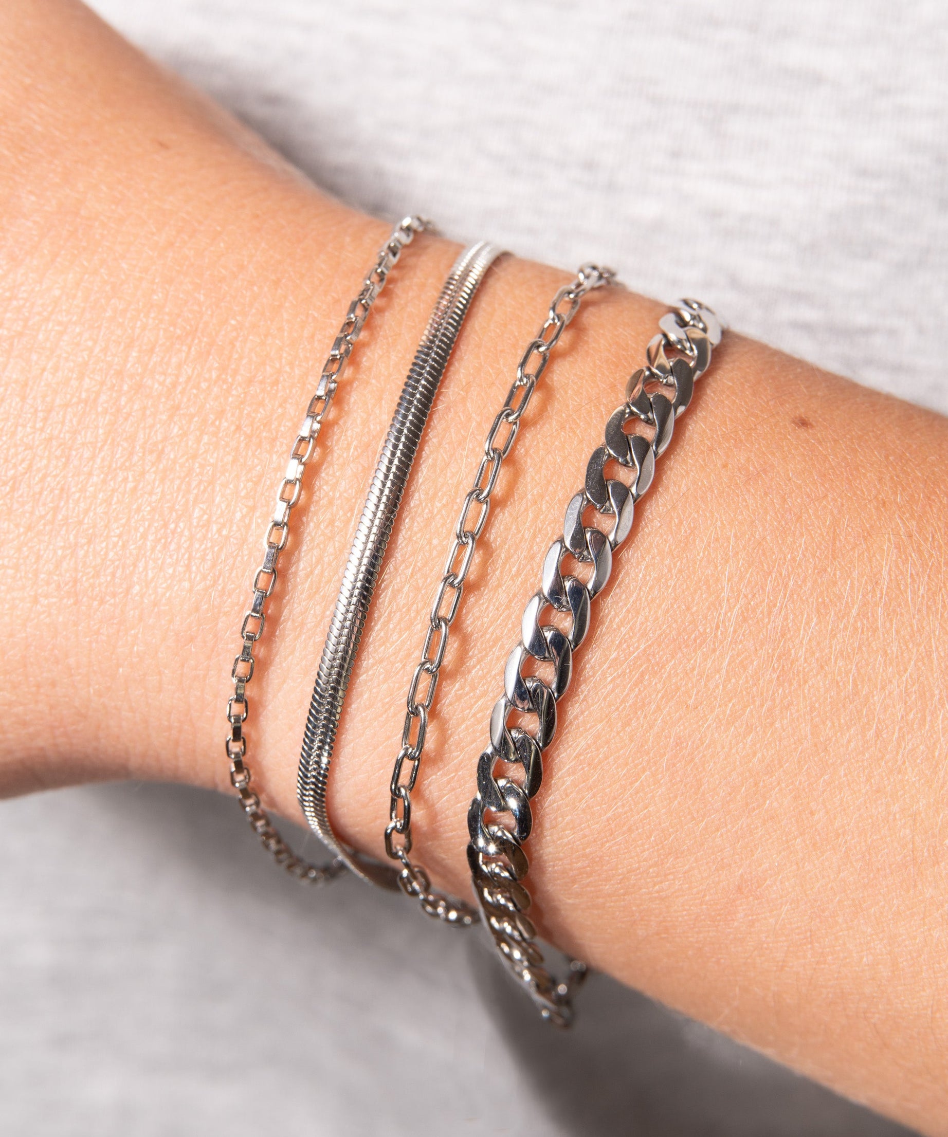 Everyday Herringbone Chain Bracelet
