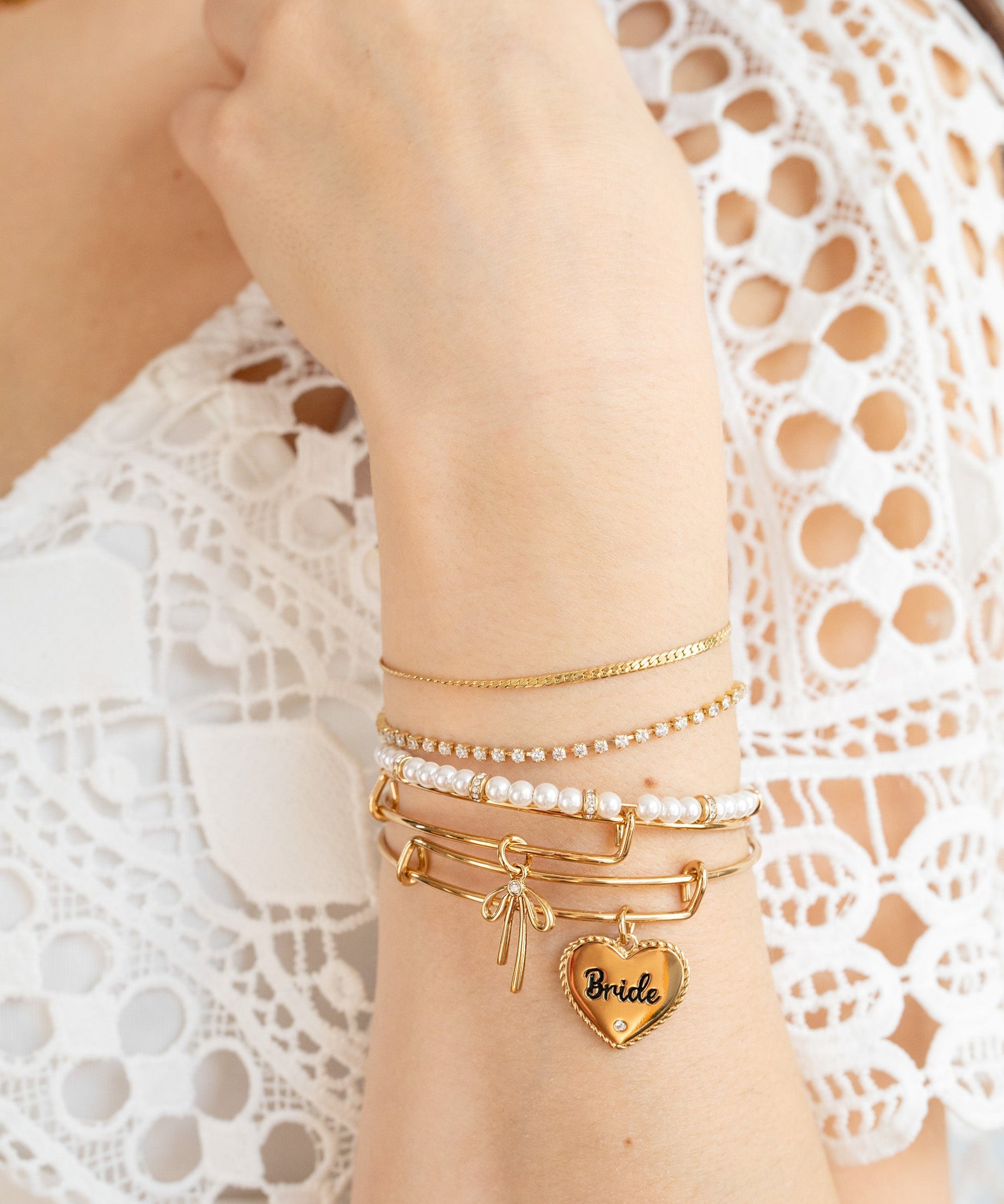 Bow Charm Bangle