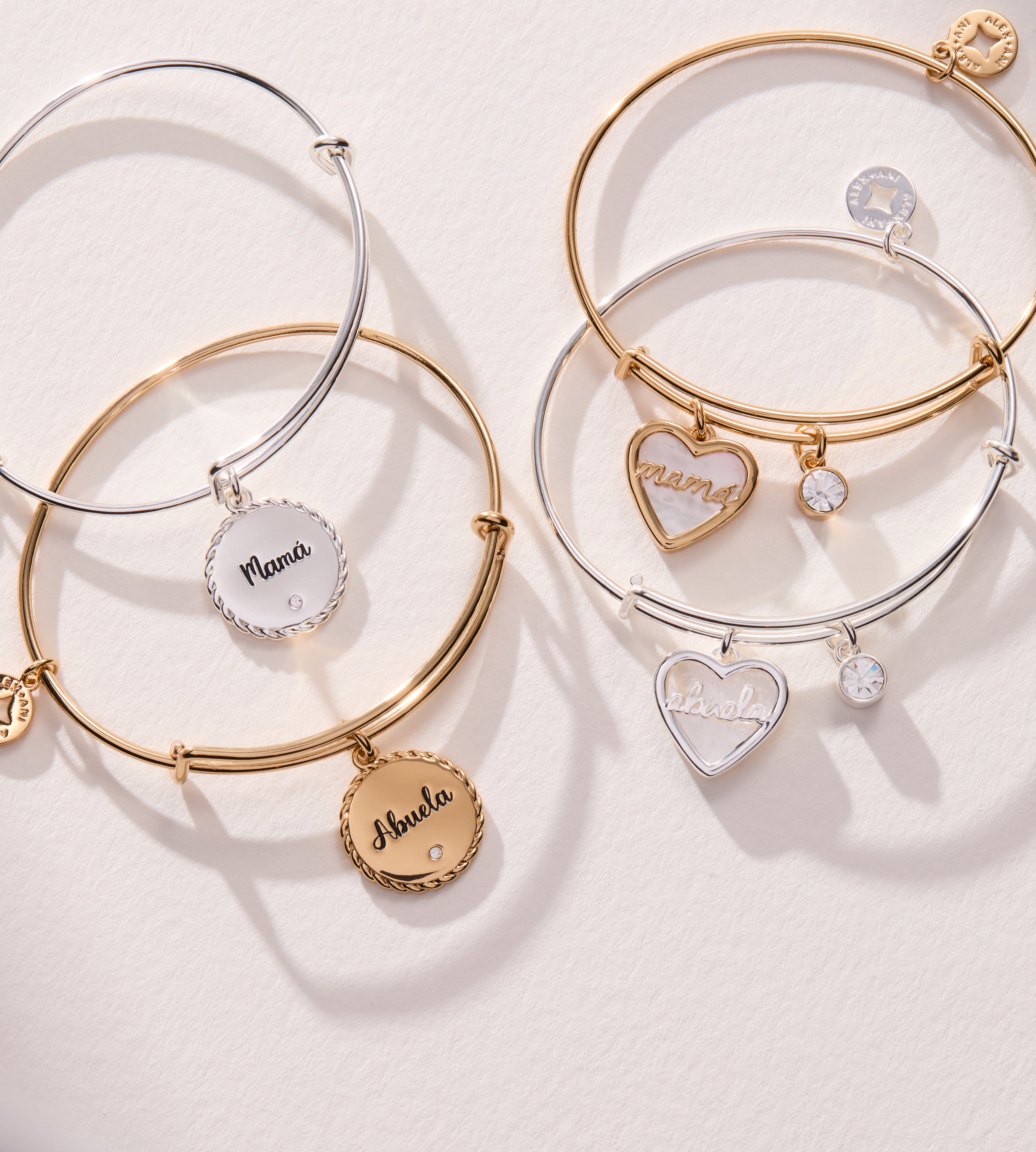 Mamá Charm Bangle