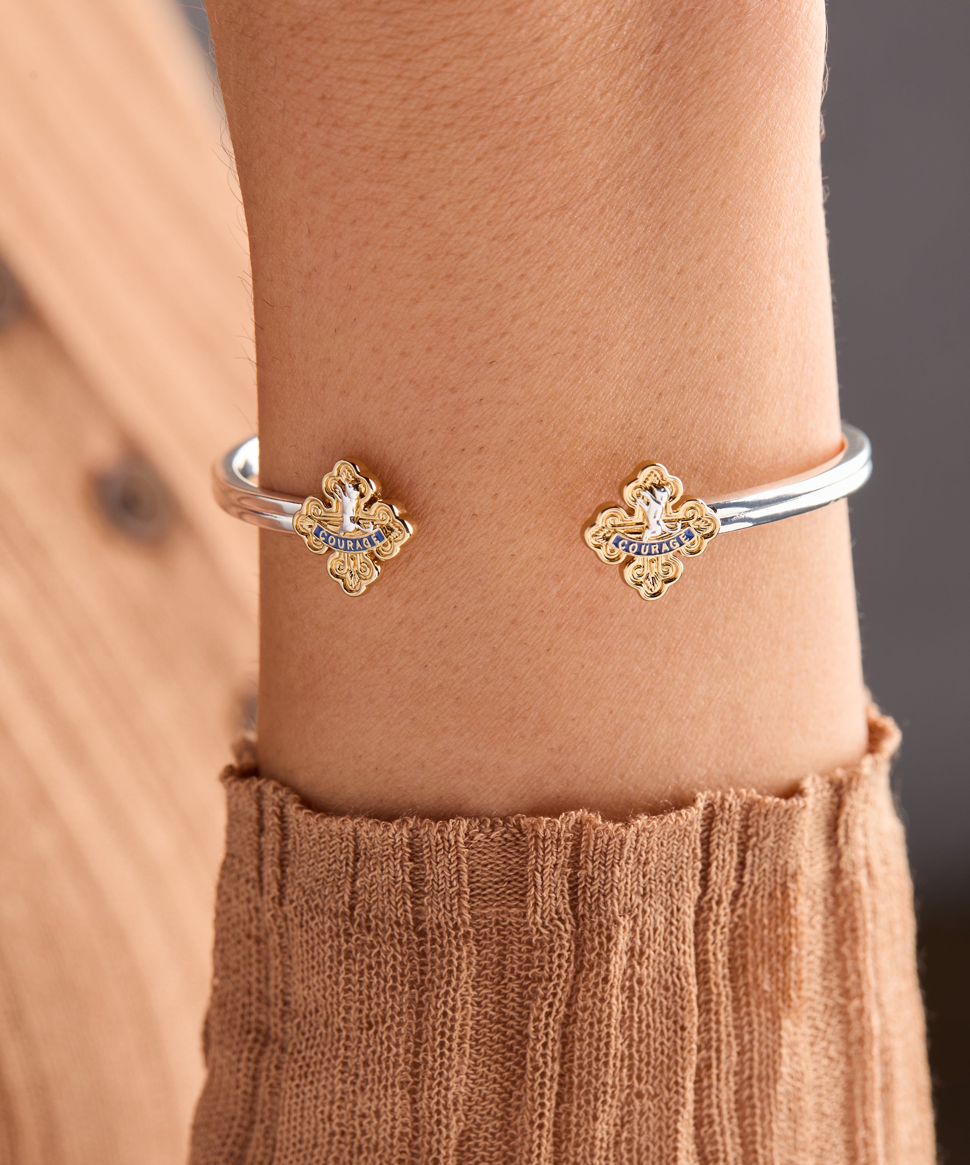 The Wizard of Oz™ Cowardly Lion Cuff