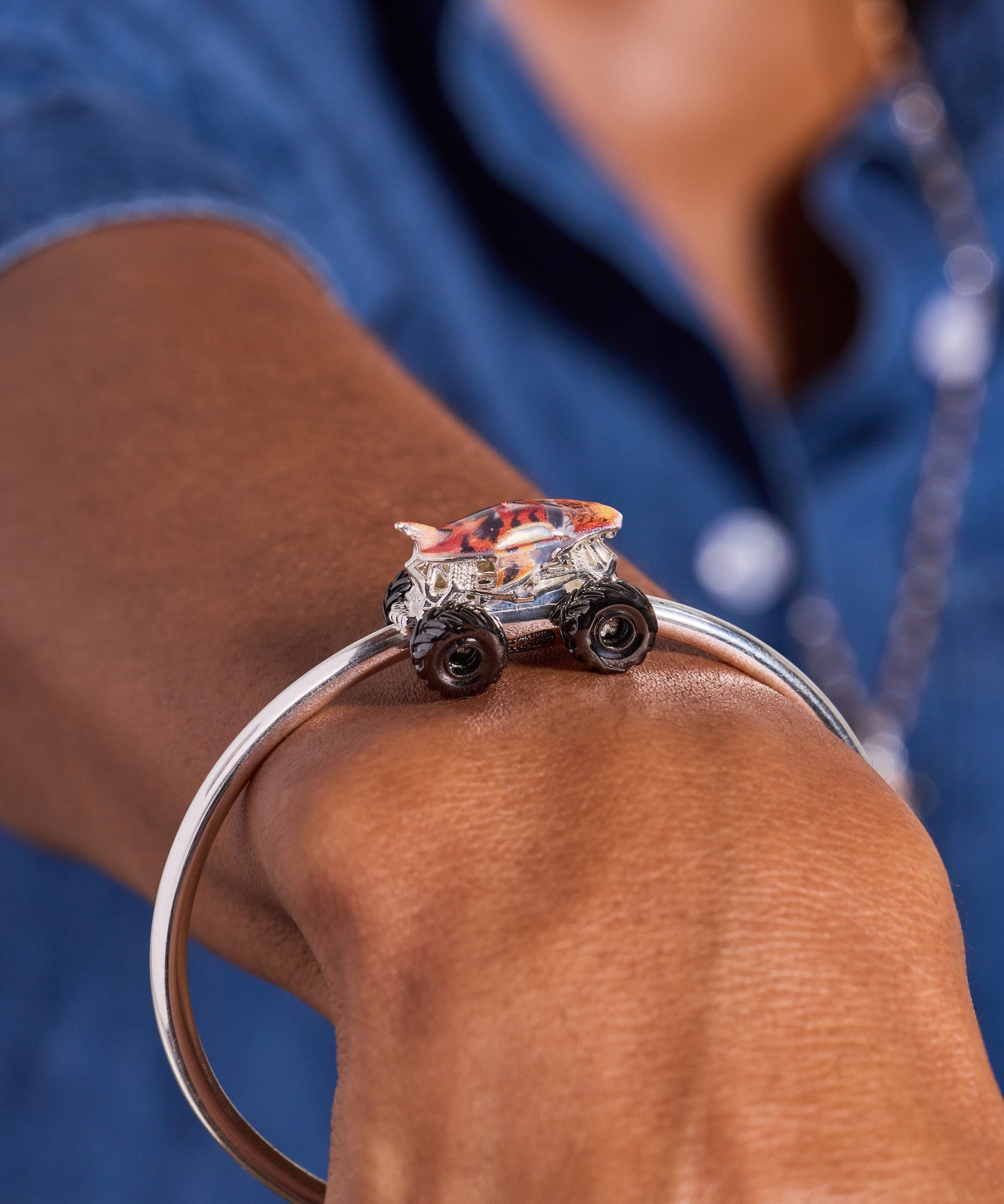 Hot Wheels™ Tiger Shark Monster Truck Moveable Cuff