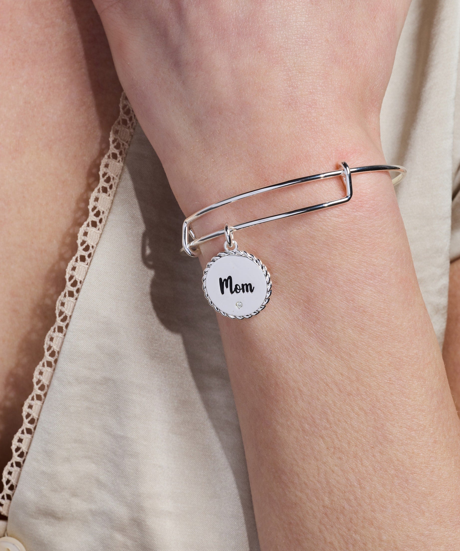 Mom 'Bonded By Love, Connected For Life' Charm Bangle