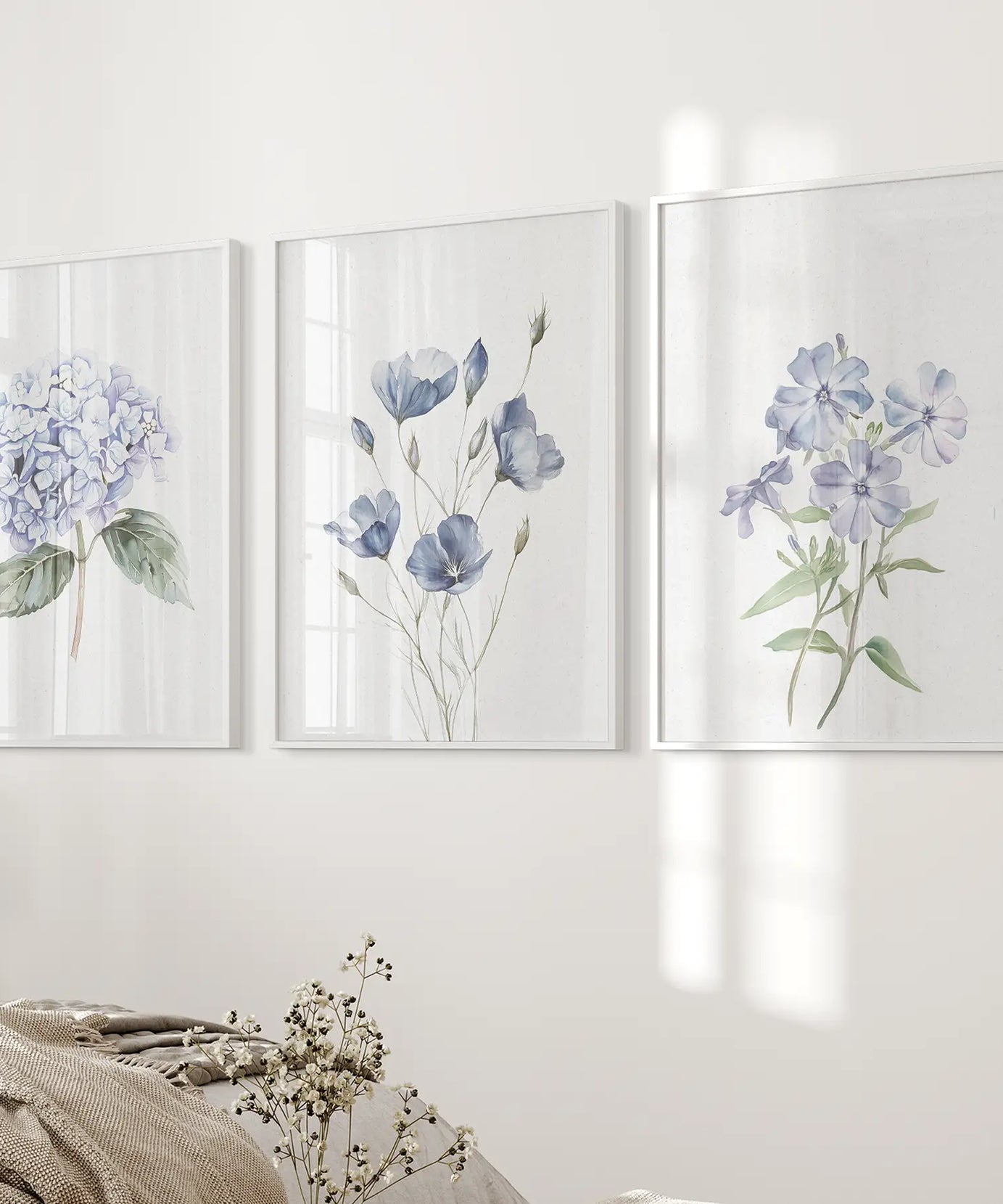 Aquarell blaue Blumen. Wandbild 3-teiliges Set
