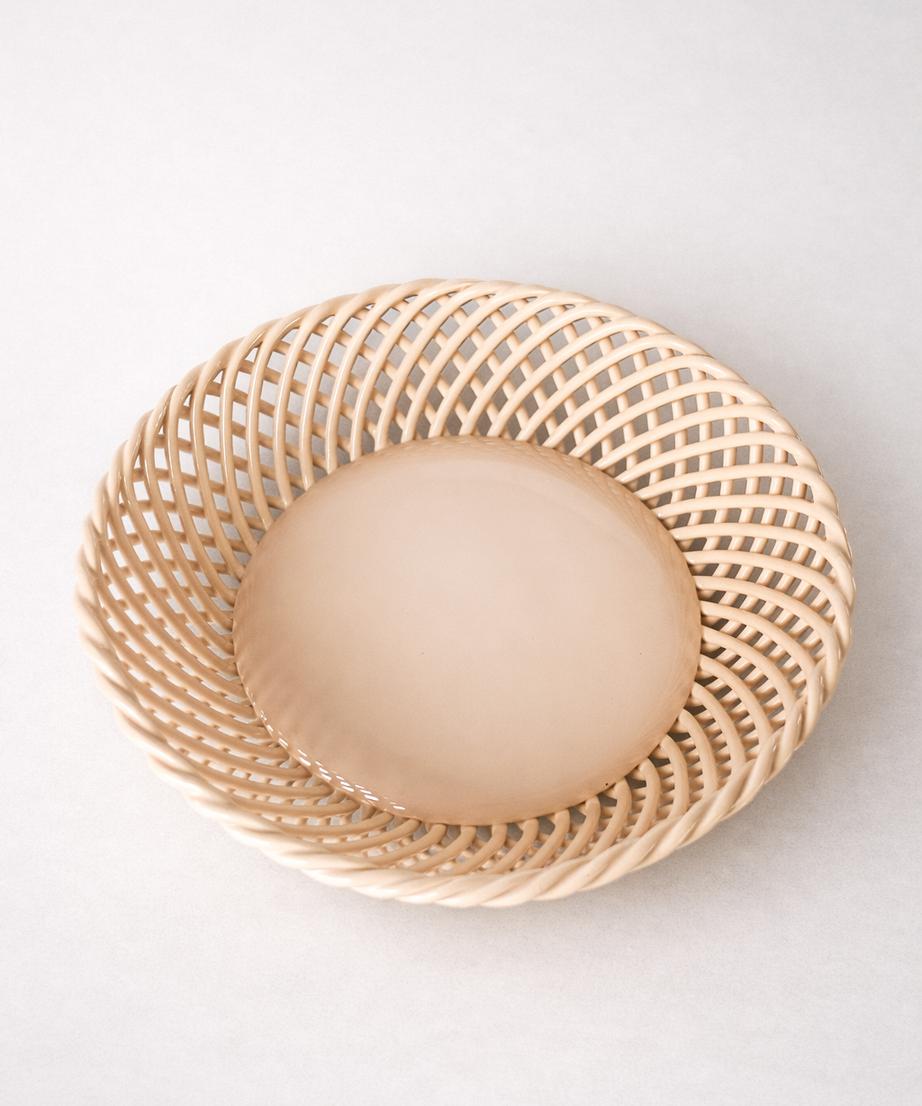 Keramik runder, handgewebter Korb – Weiß, Beige & Rosa glasierte Keramik