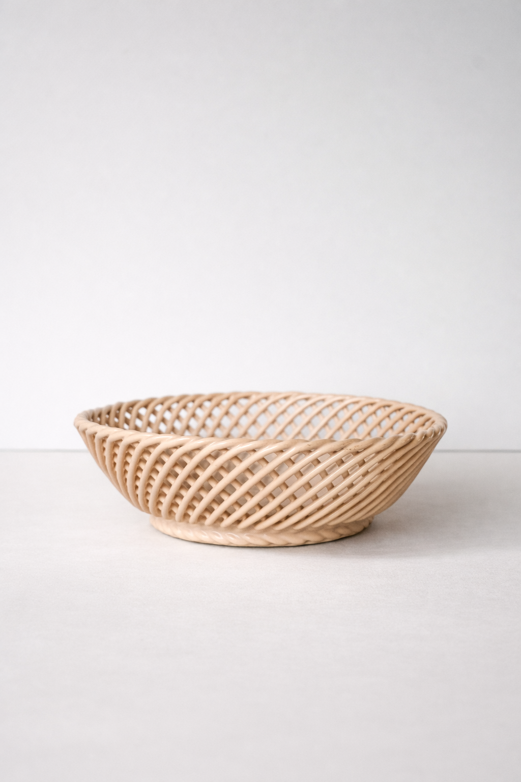 Ceramic Round Hand-Woven Basket – White, Beige & Pink Glazed Porcelain
