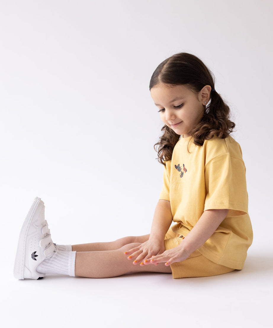 Better Days Schmetterling Kinder-T-Shirt