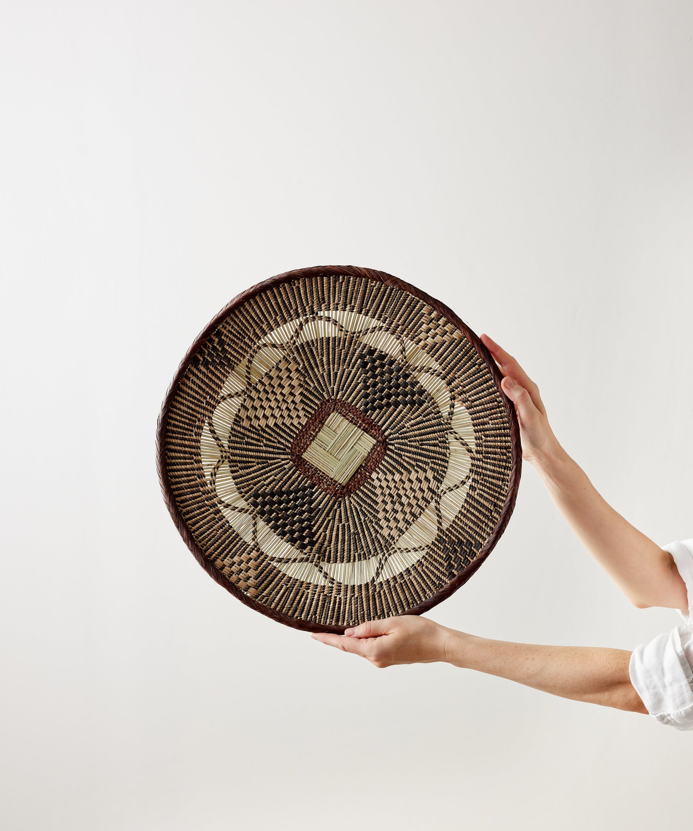 Binga Lace Patterned Basket