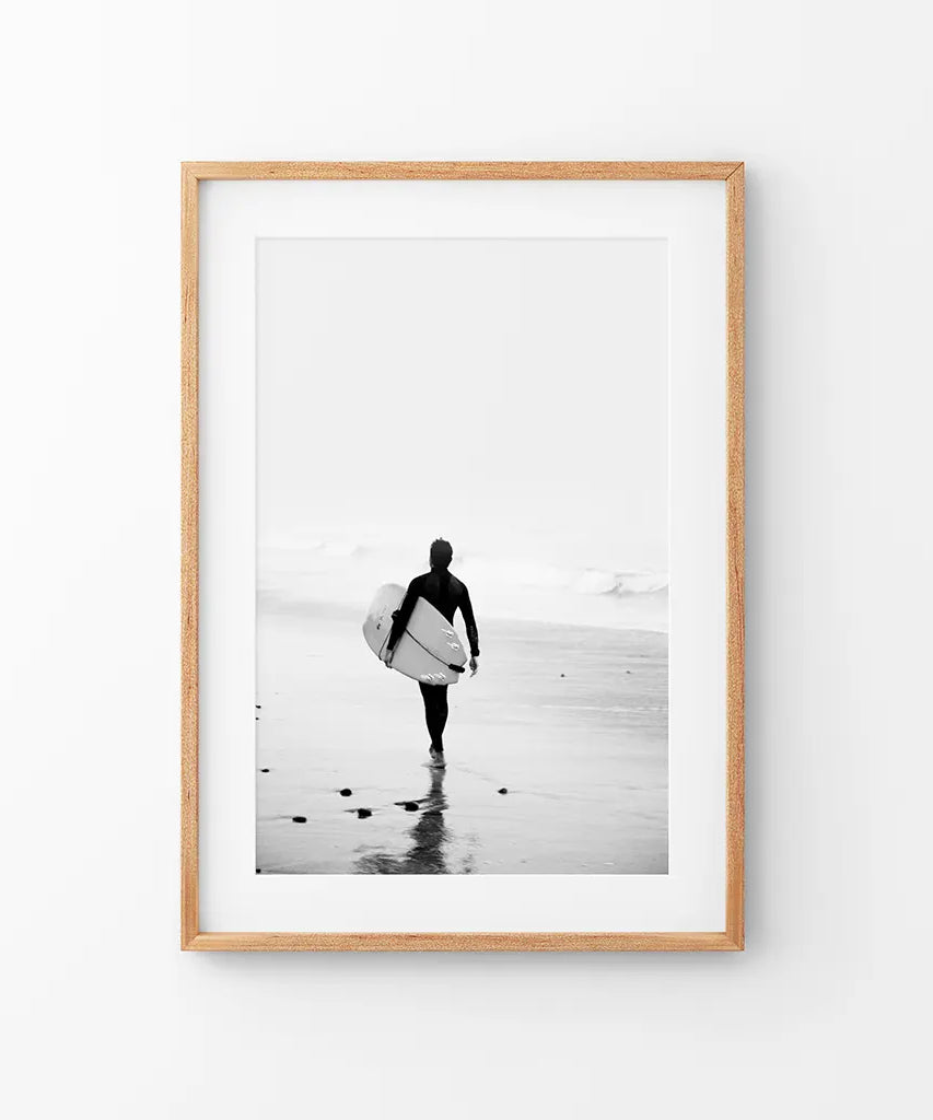Schwarz Weiß Modernes Surfer-Foto. Druck im Küstenstil