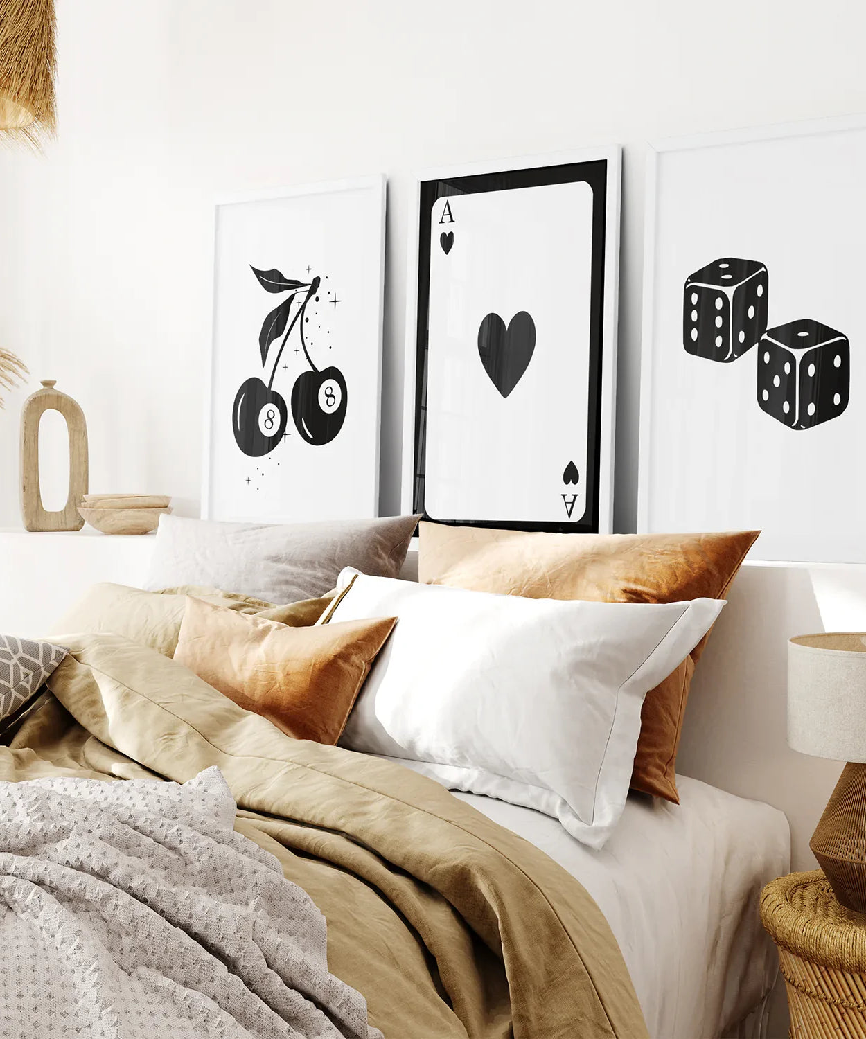 Set aus dreiteiligen Spielkarten Schwarz-Weiß-Deko
