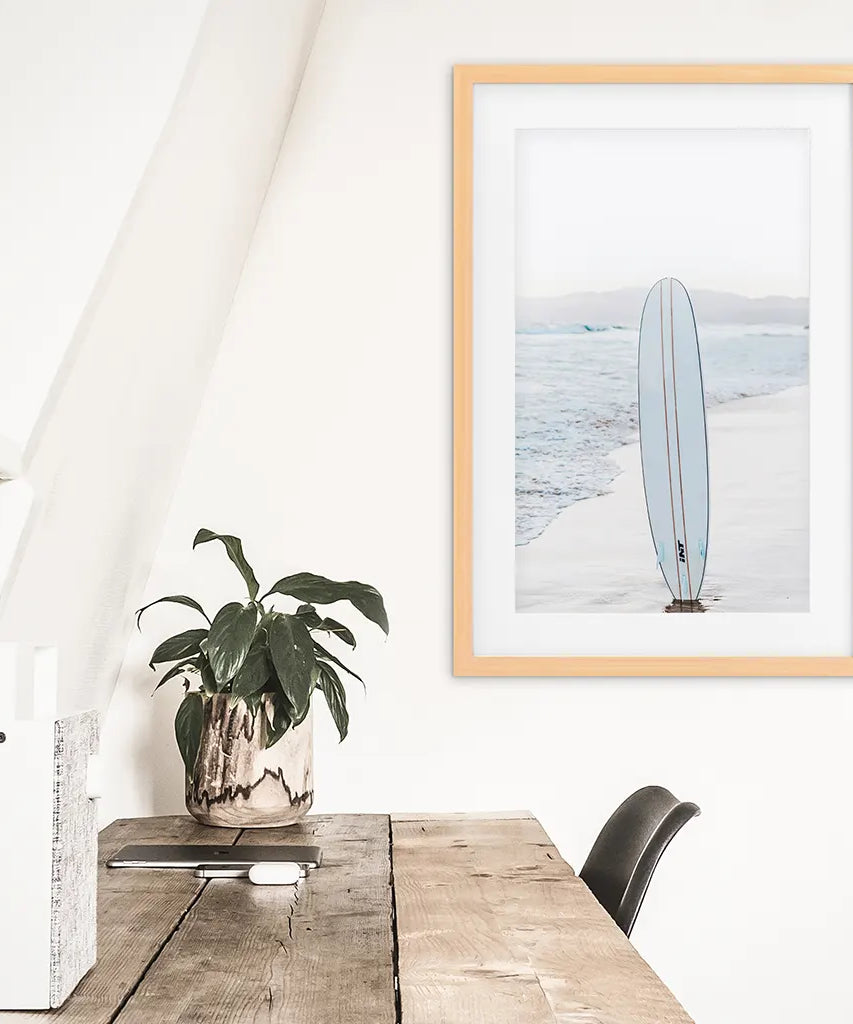 Blaues Surfbrett-Poster. Wandbild Ozeanstrand