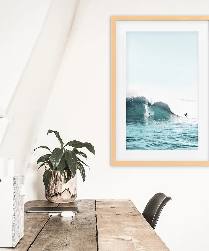 Surfen Wandbild. Surfer auf blauen Wellen